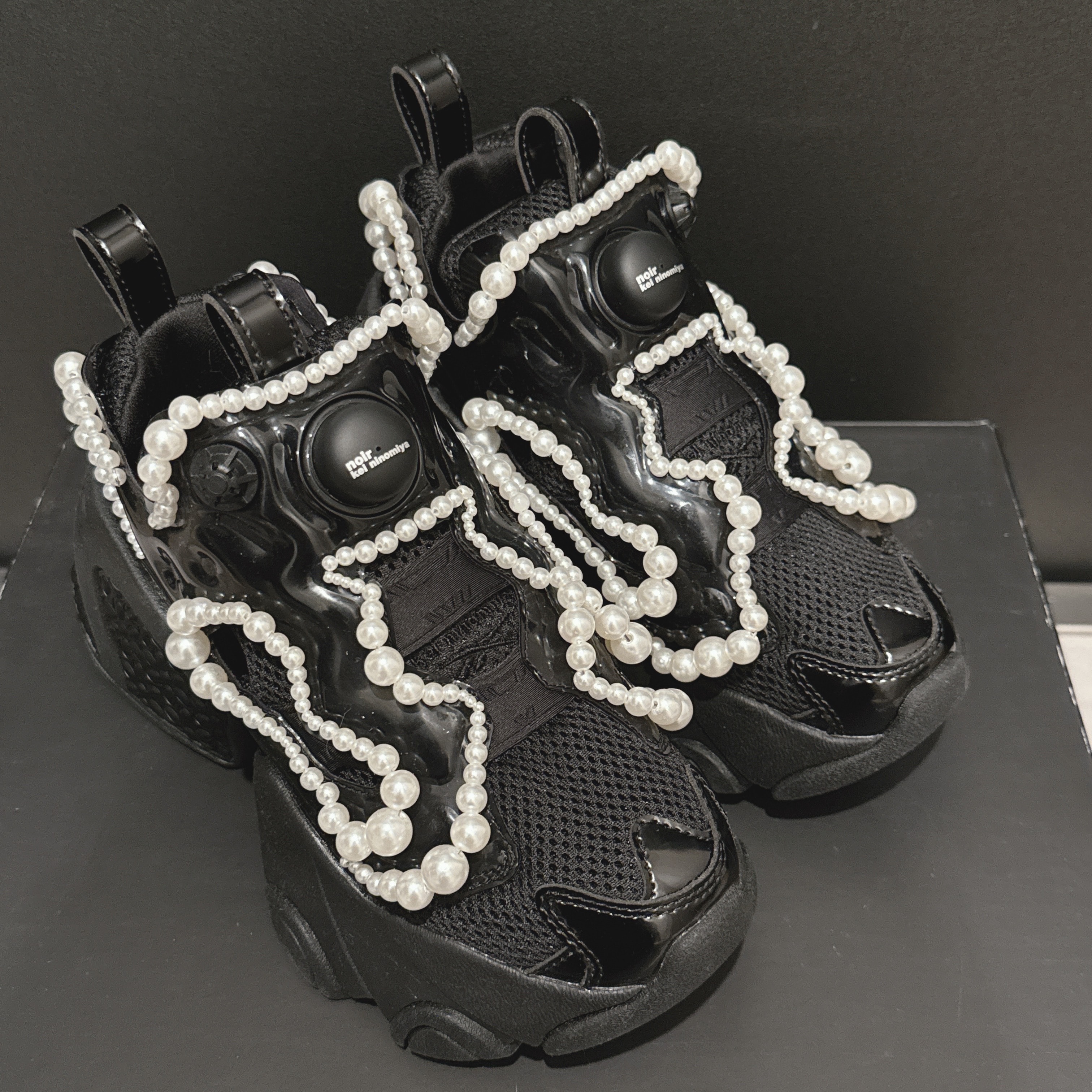 ノワールケイニノミヤ  × リーボック インスタポンプフューリー "パール/ブラック"