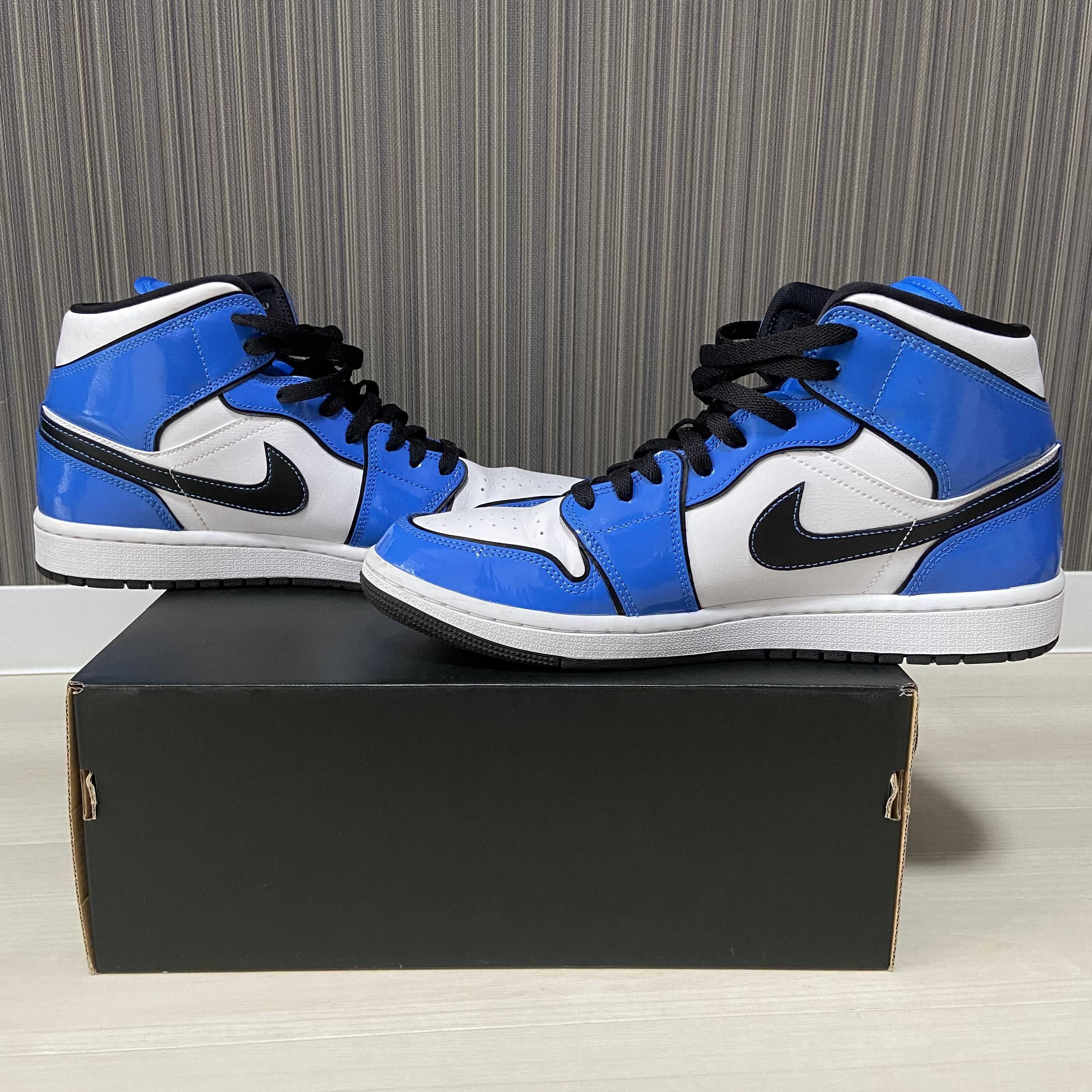 Nike Air Jordan 1 Mid SE "Signal Blue"