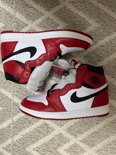 Nike Air Jordan 1 Retro High "Chicago" (2015)