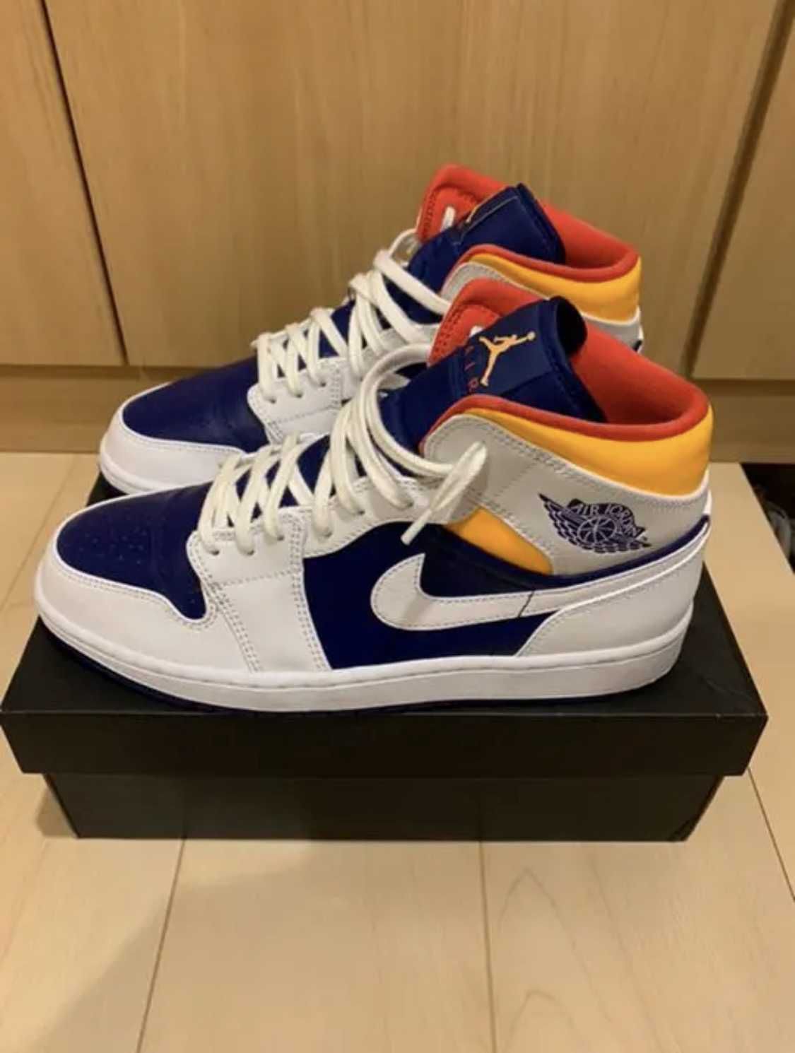 NIKE AIR JORDAN 1 MID "WHITE/NAVY/YELLOW"