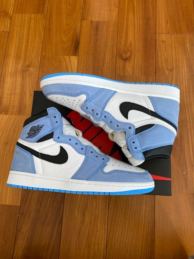 Nike Air Jordan 1 High OG "University Blue"