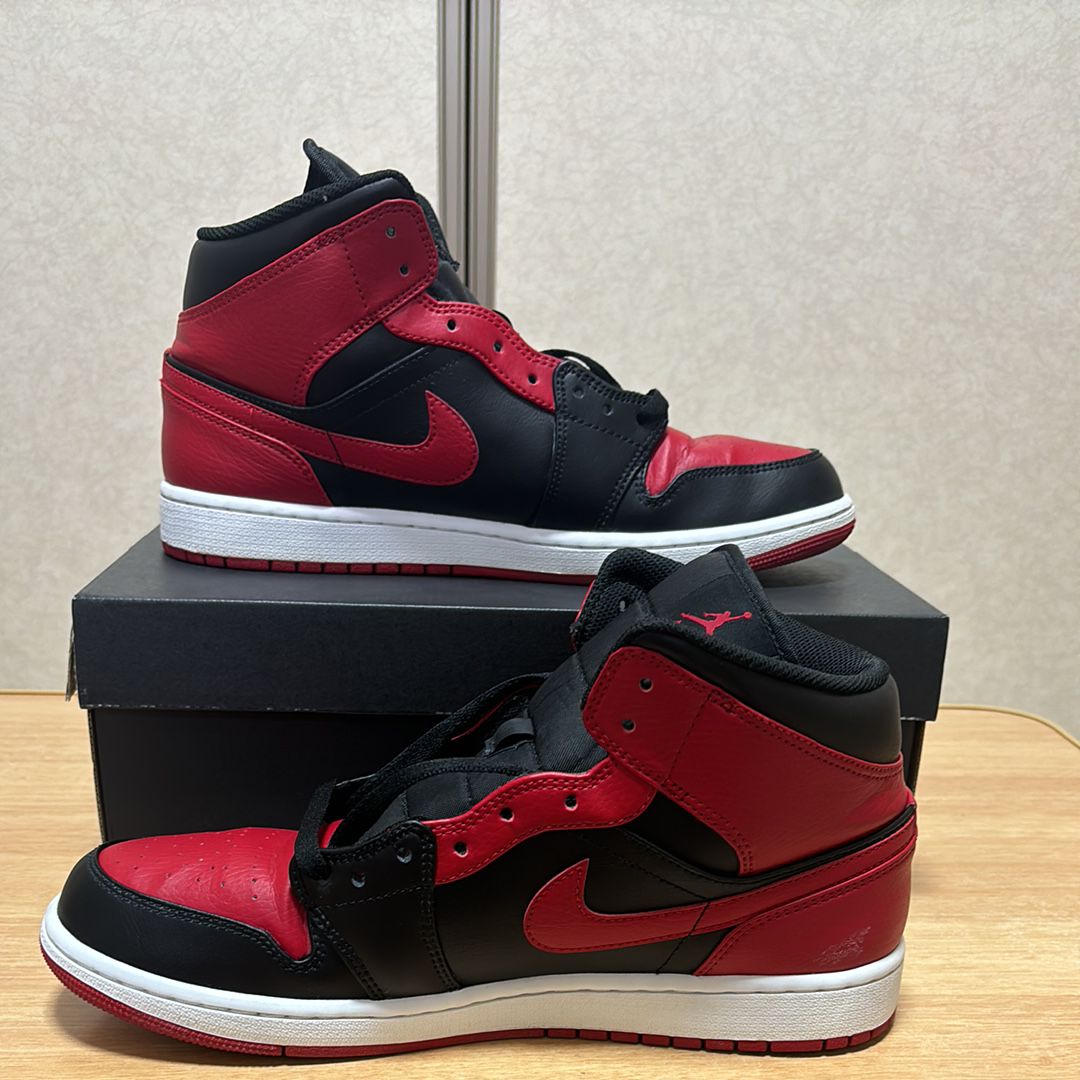 Nike Air Jordan 1 Mid "Bred"