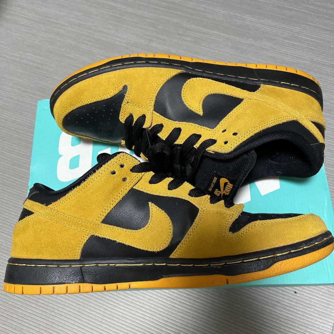 Nike SB Dunk Low "Iowa"