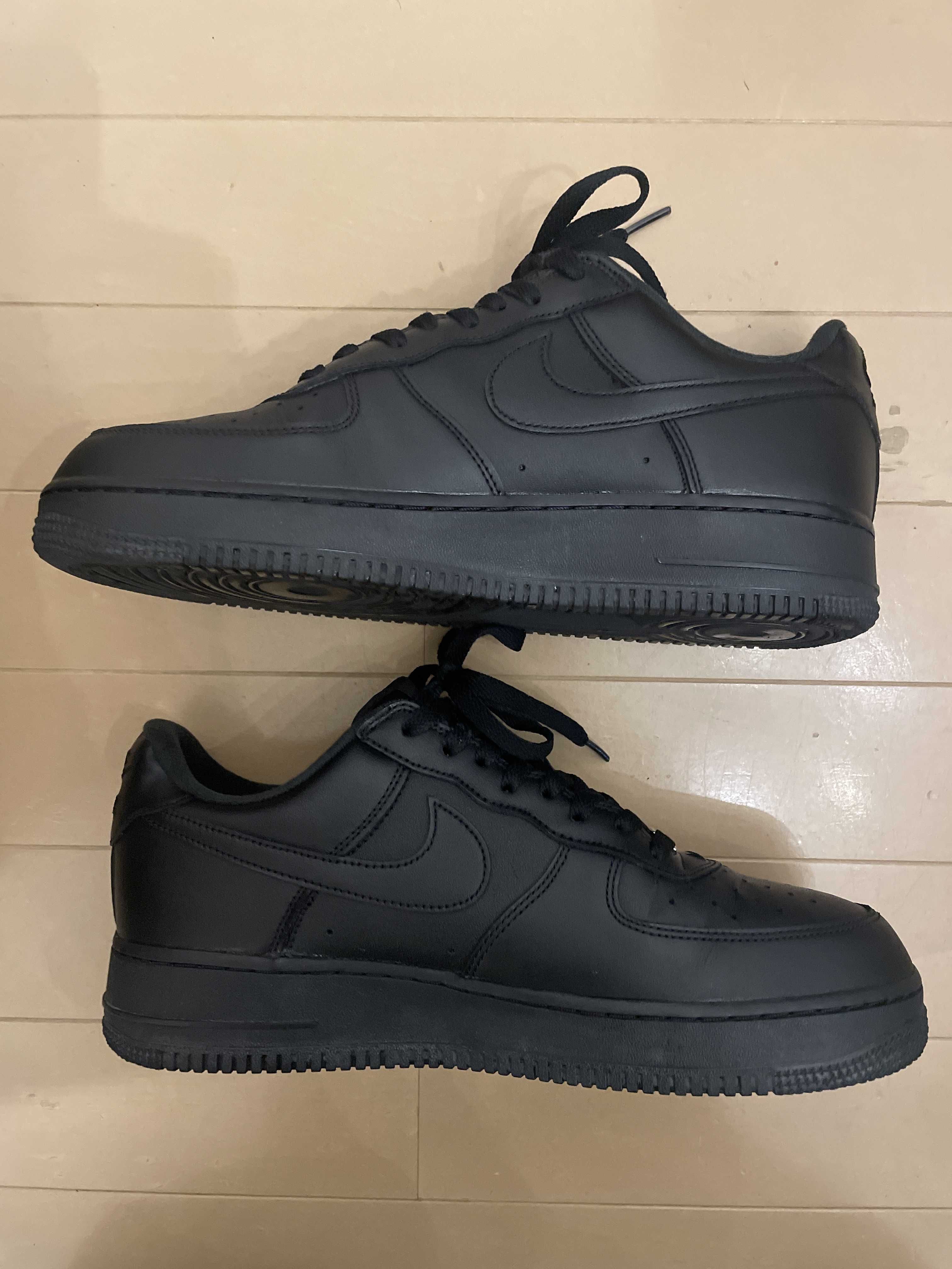 Supreme × Nike Air Force 1 Low "Black"
