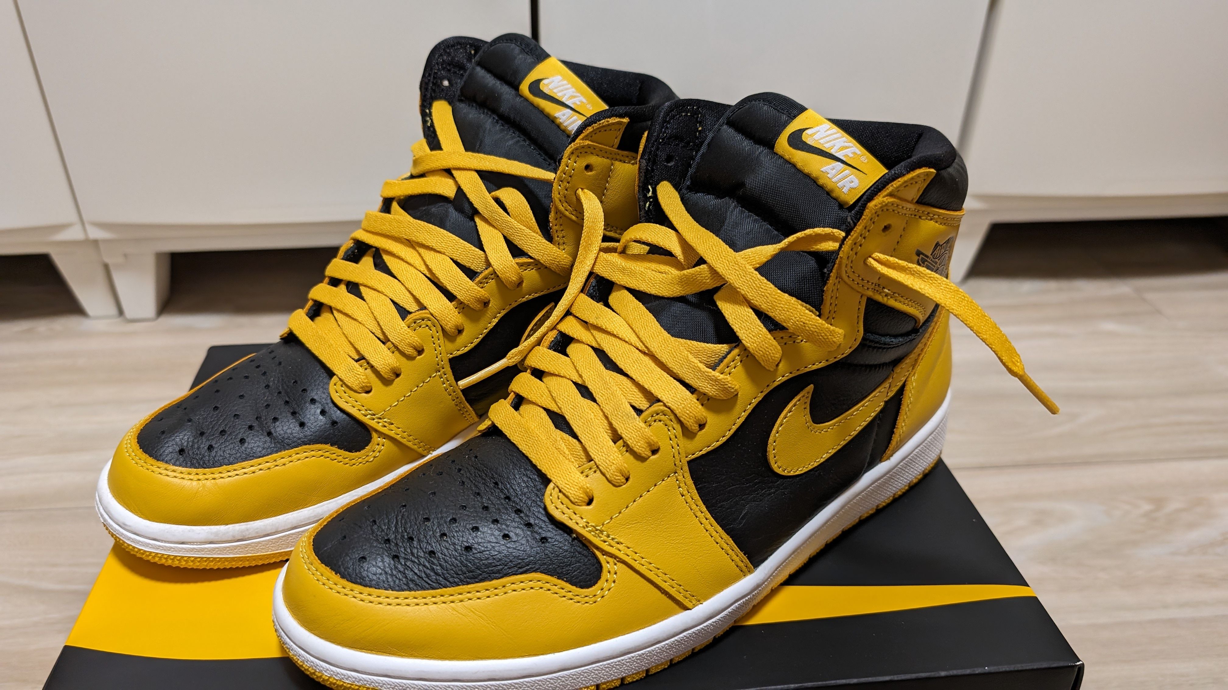 Nike Air Jordan 1 High OG "Pollen"