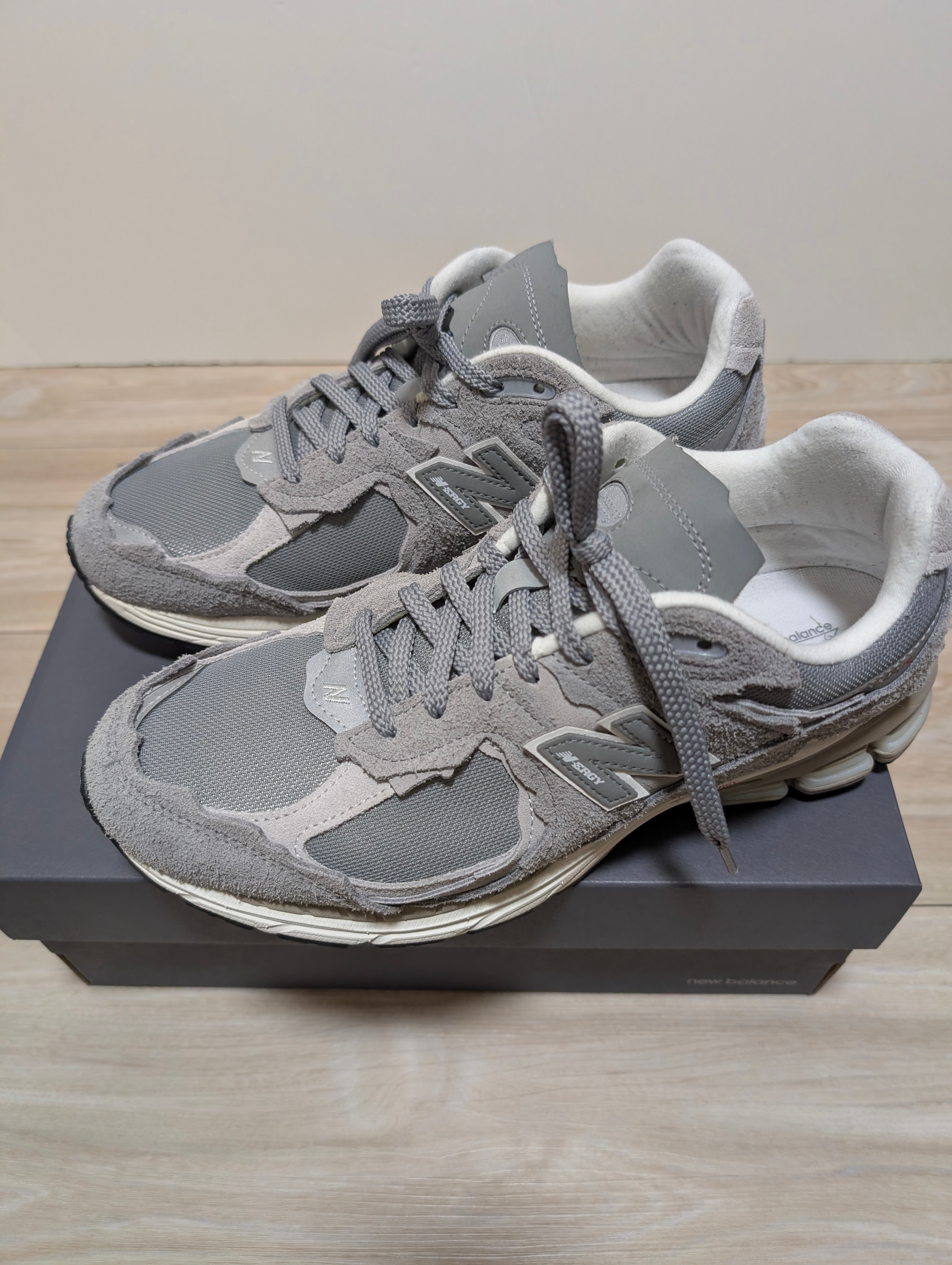 ニューバランス 2002R プロテクションパック "グレー"