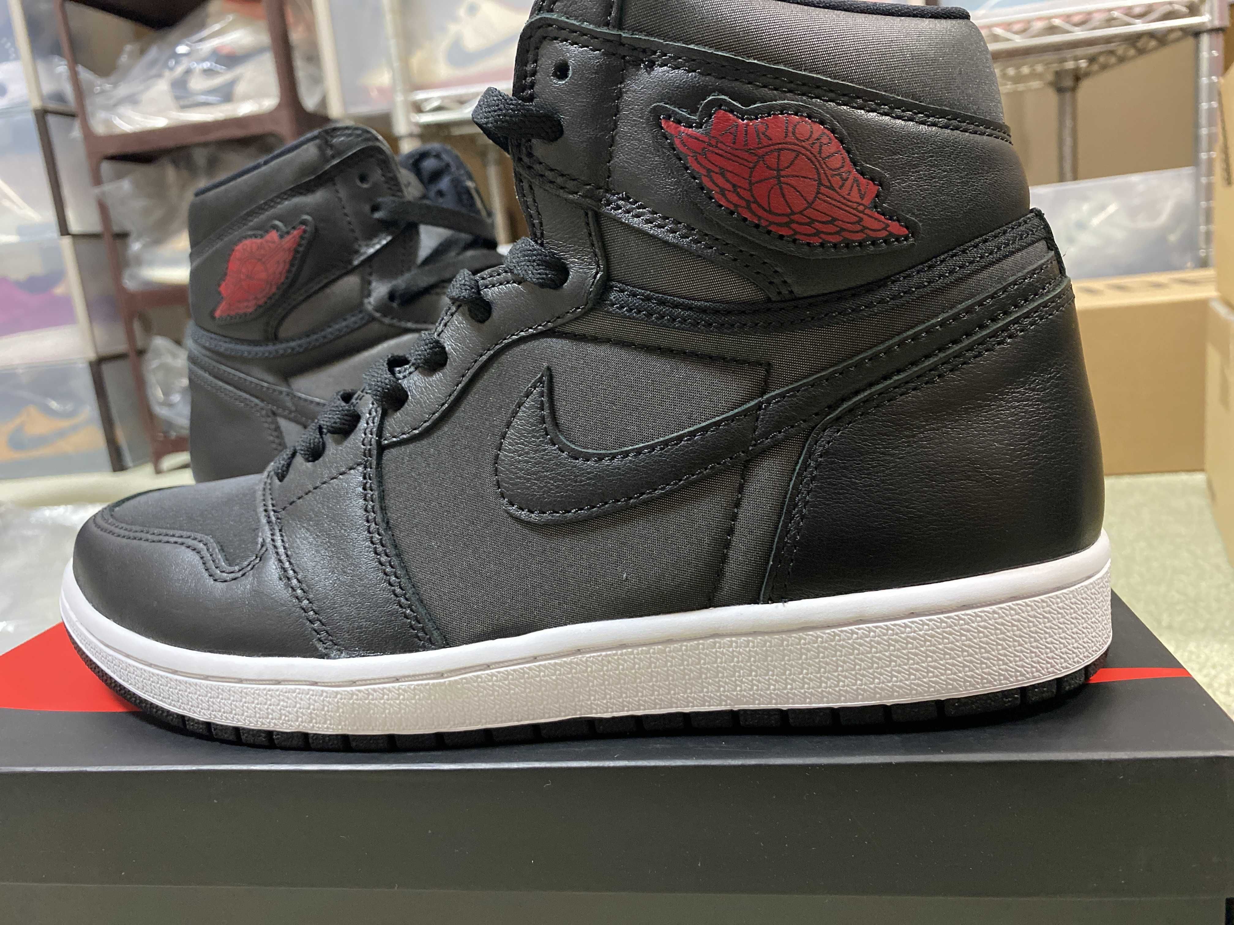 Nike Air Jordan 1 Retro High OG "Black/Metallic Silver/Gym Red"  