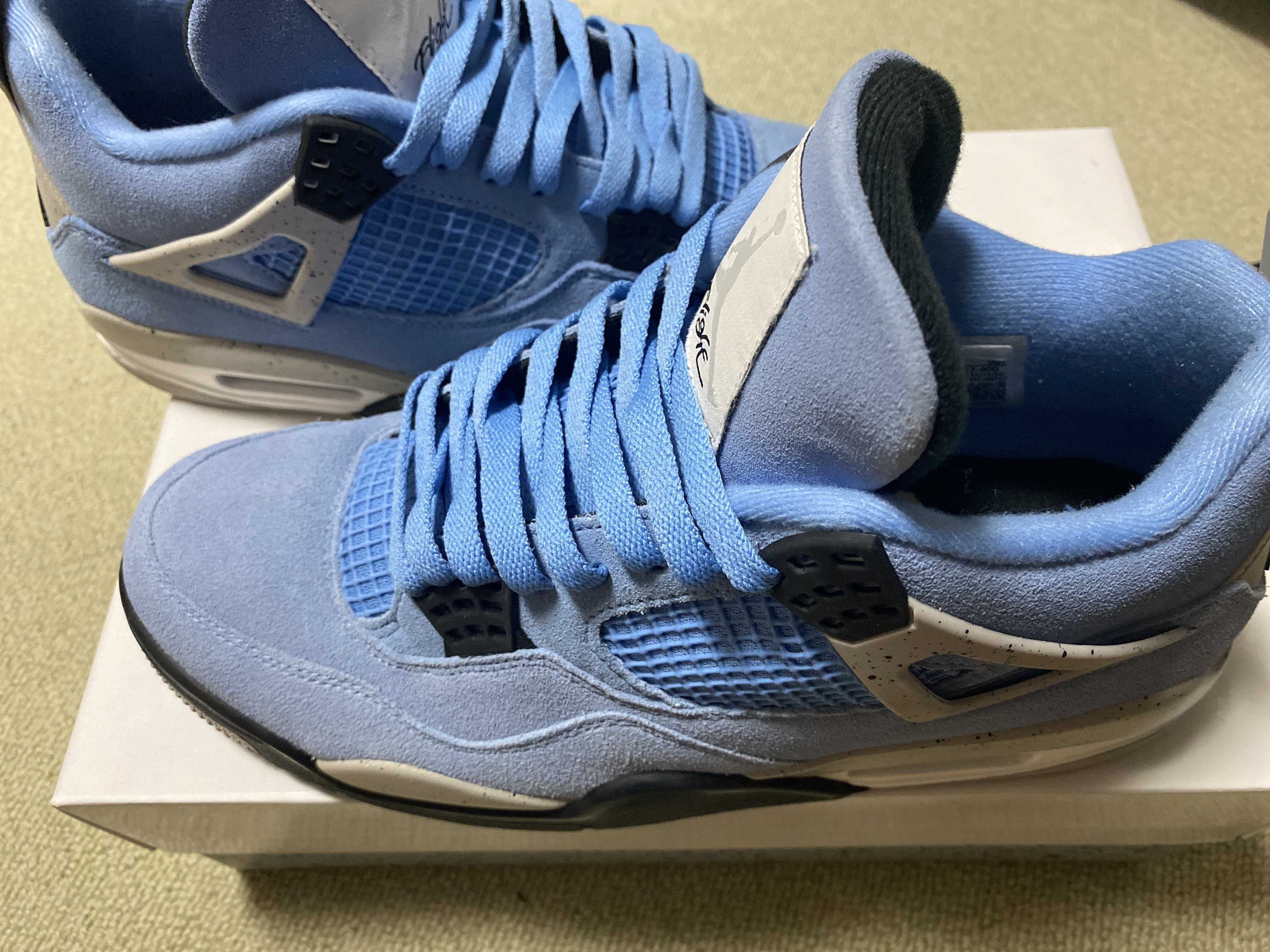 Nike Air Jordan 4 "University Blue"