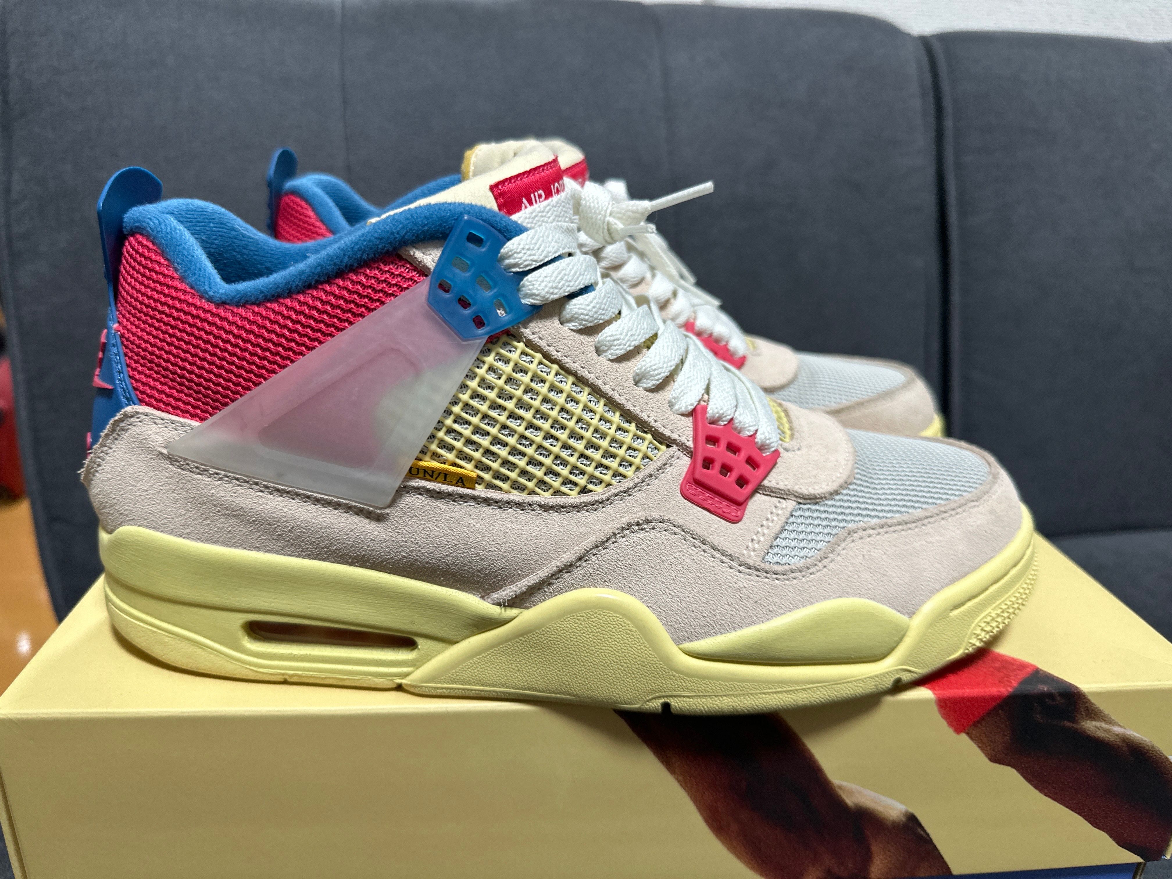 UNION × Nike Air Jordan 4 SP "Guava Ice/Light Fusion Red"