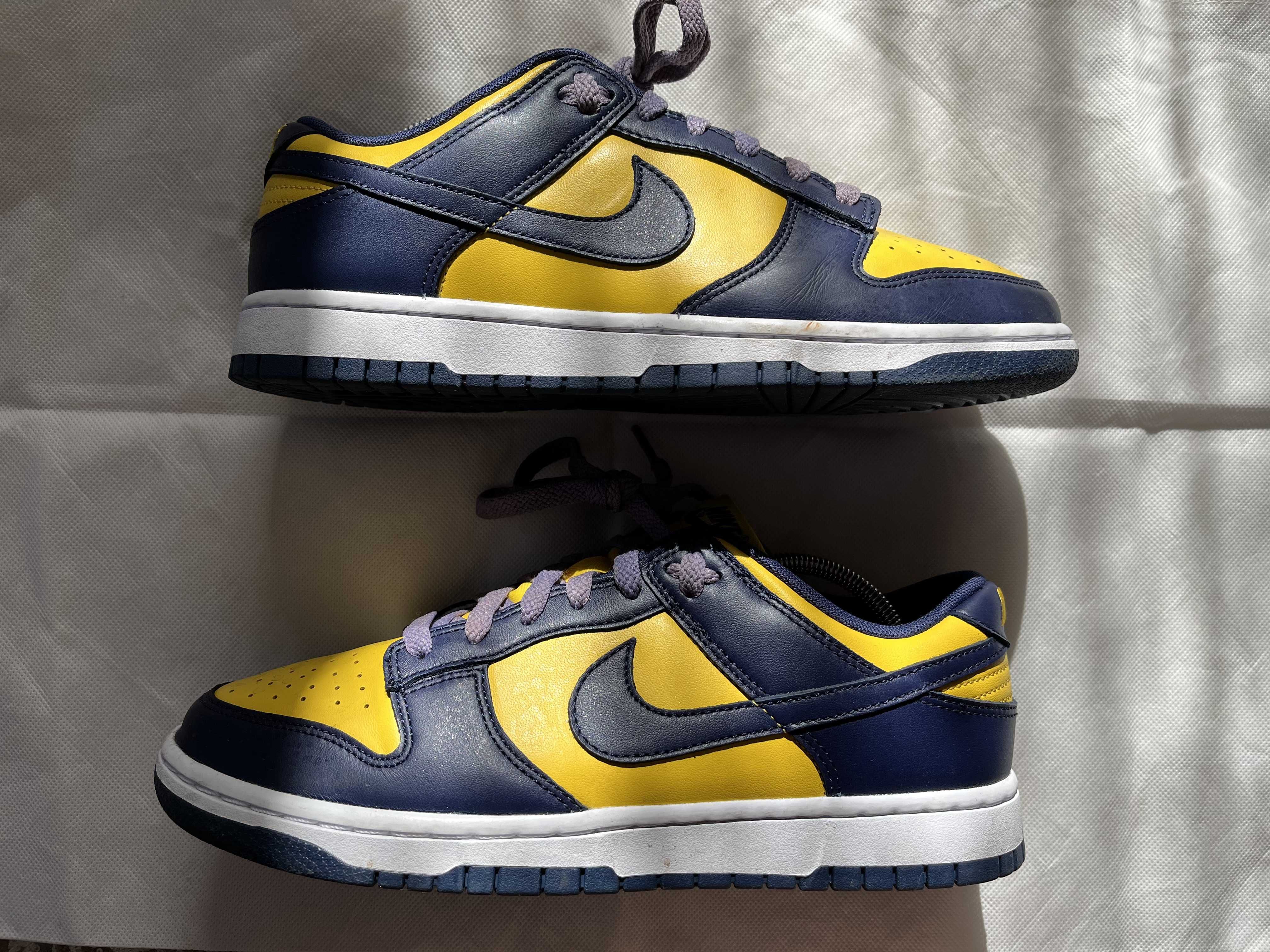 Nike Dunk Low "Michigan"