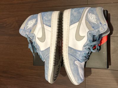 Nike Air Jordan 1 High OG "Hyper Royal"