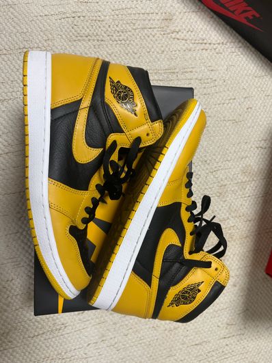 Nike Air Jordan 1 High OG "Pollen"