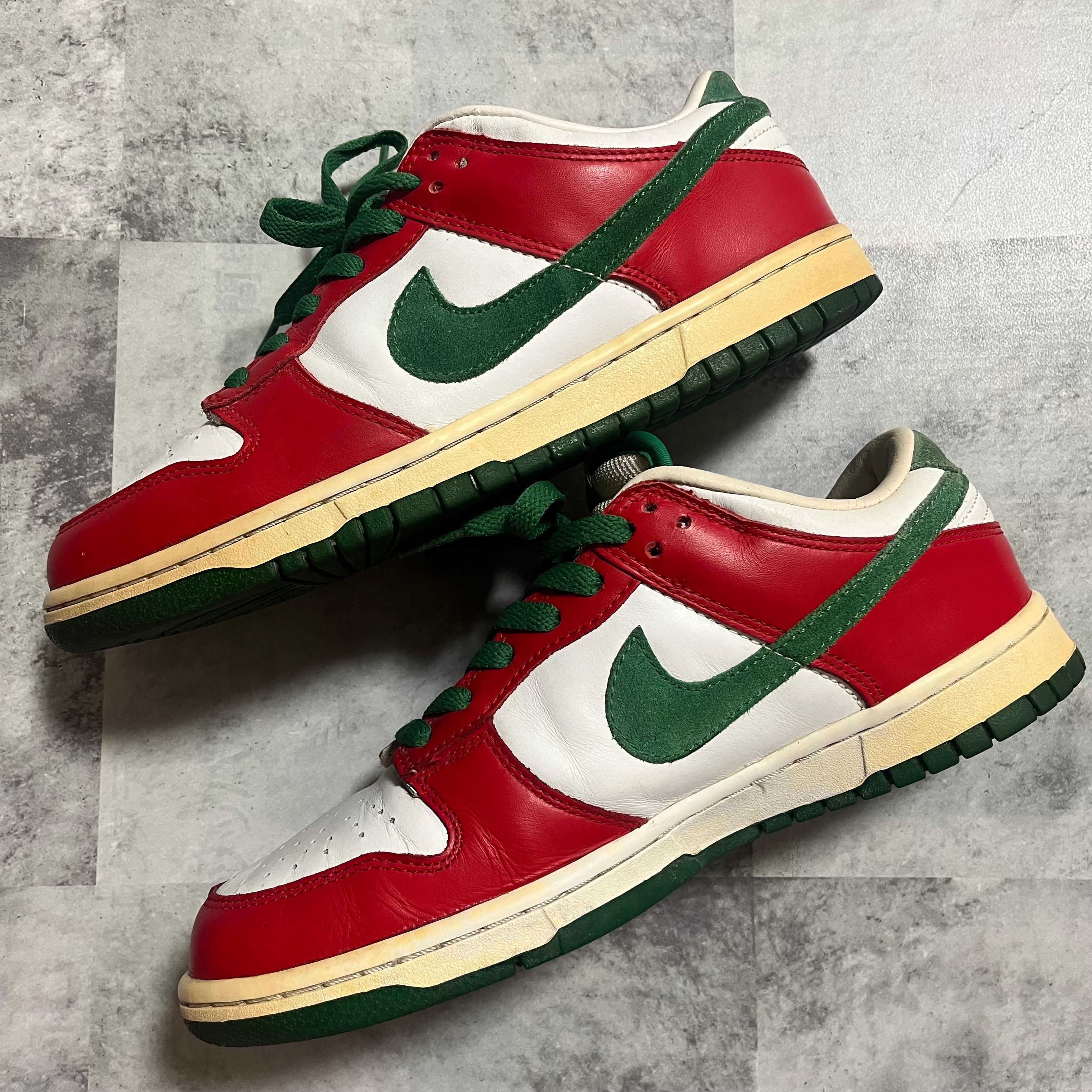 Nike Dunk Low LTD "White/Classic Green/Sport Red"