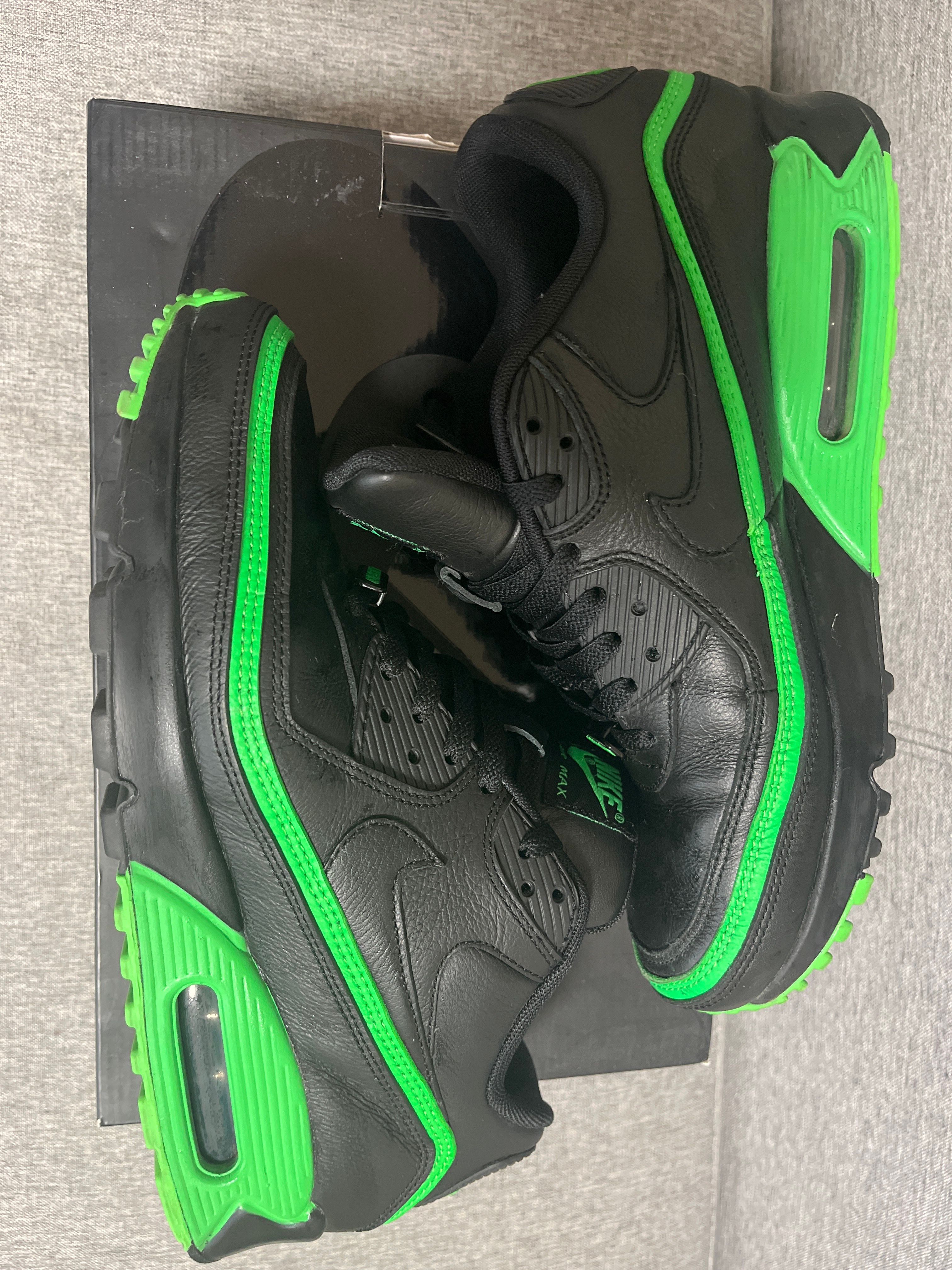UNDEFEATED × Nike Air Max 90 "Black/Green"