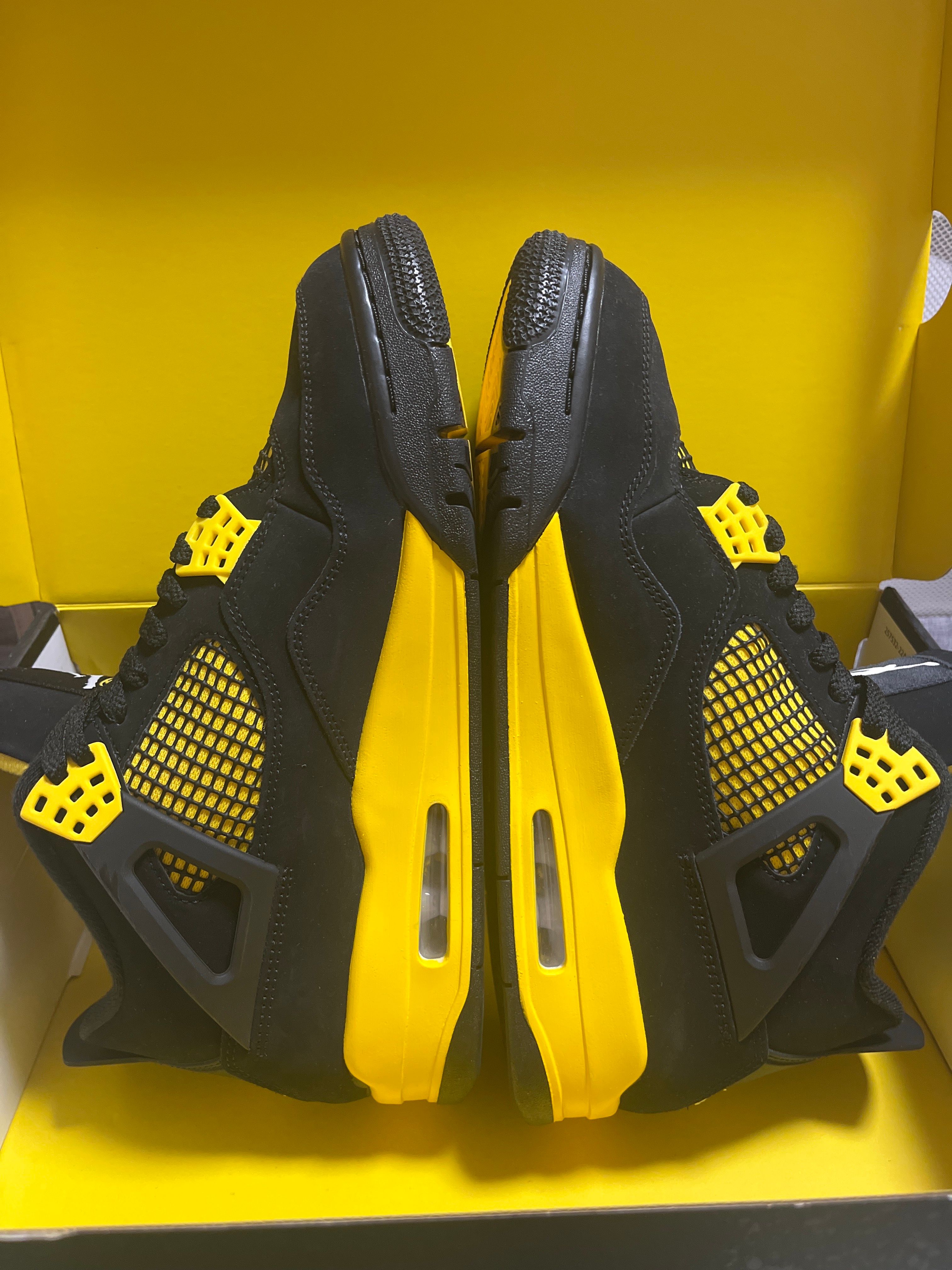 Nike Air Jordan 4 Retro "Thunder"(2023)