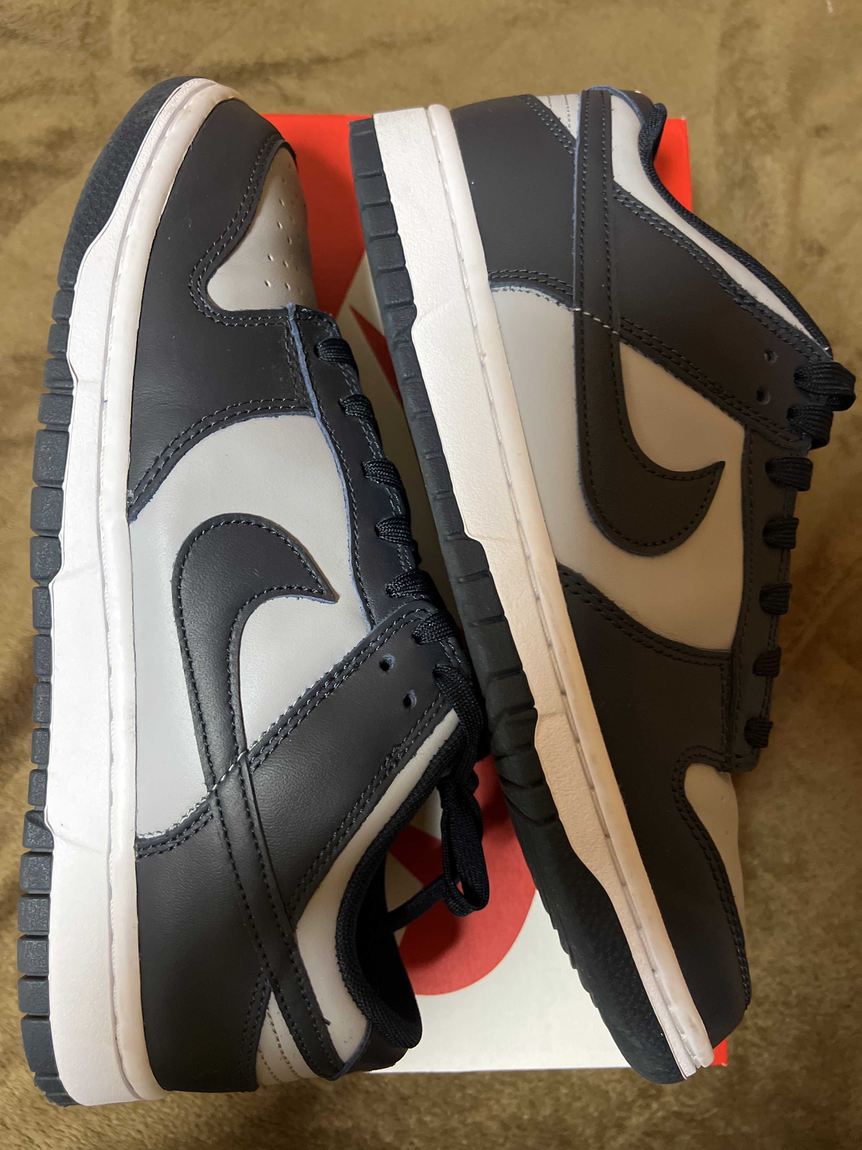 Nike Dunk Low "Championship Grey"