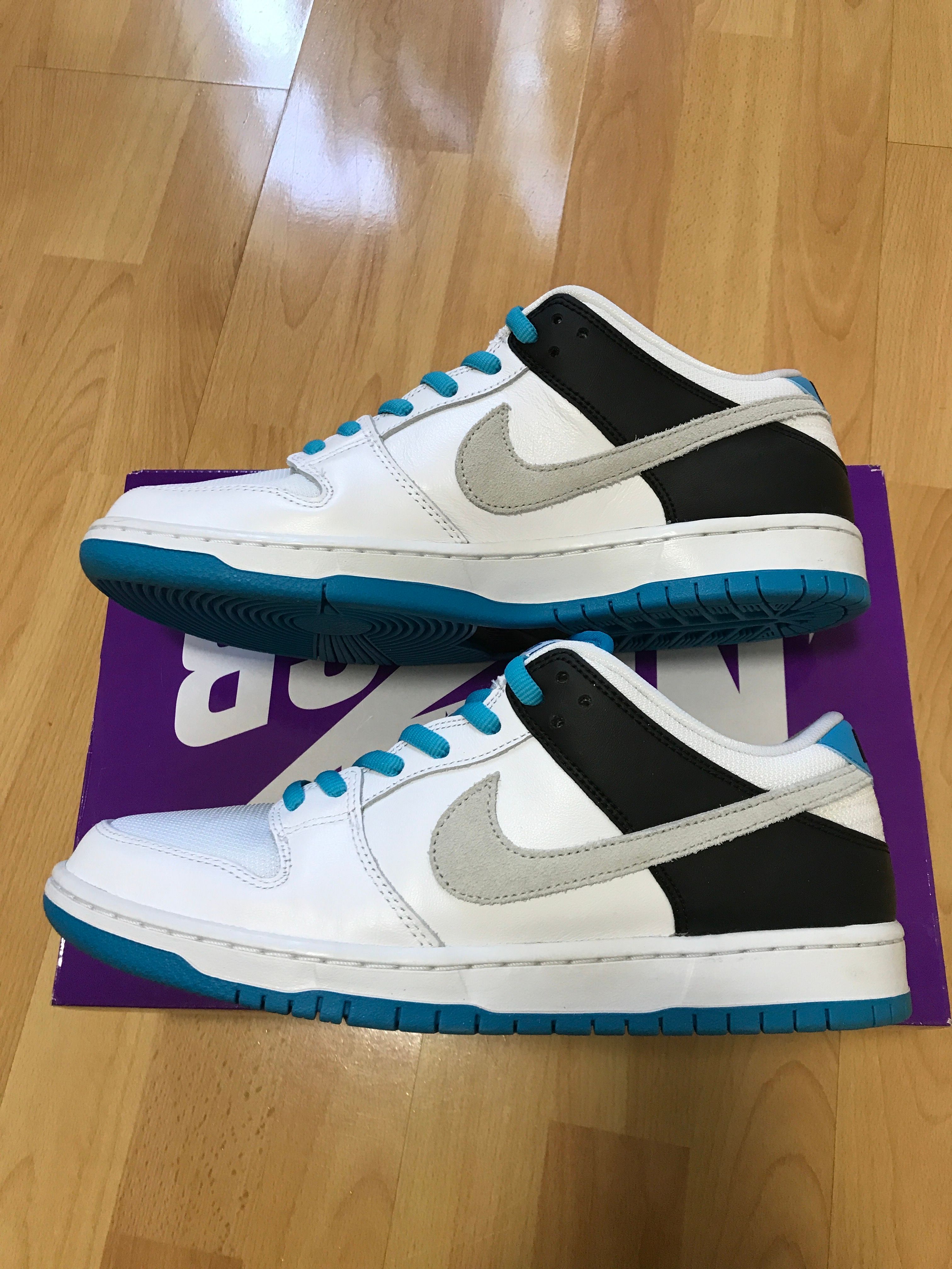 Nike SB Dunk Low "Laser Blue"