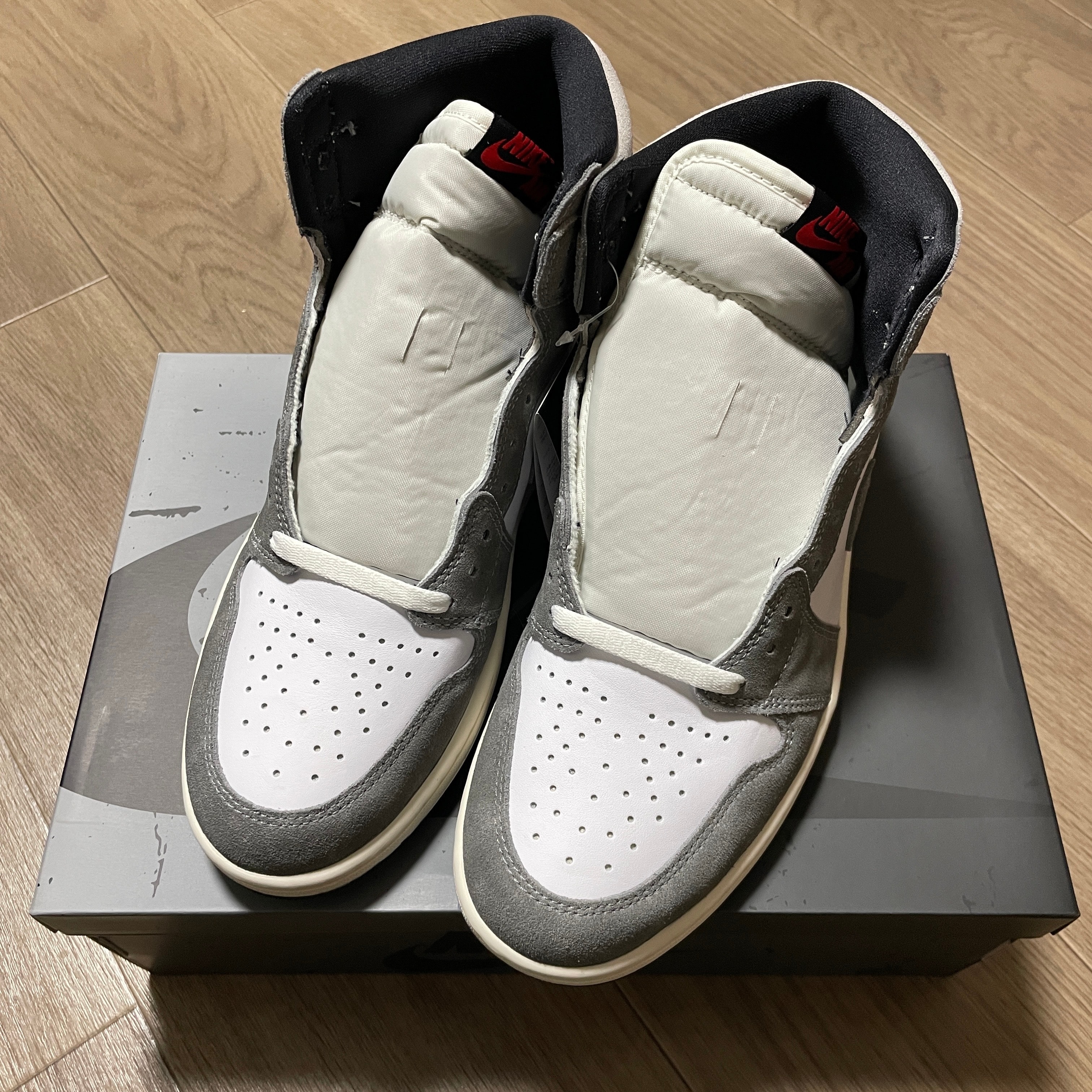 Nike Air Jordan 1 Retro High OG "Black and Smoke Grey"