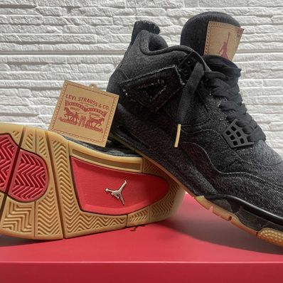 Nike × Levi's Air Jordan 4 "Black Denim" (Tag: LEVIS®)