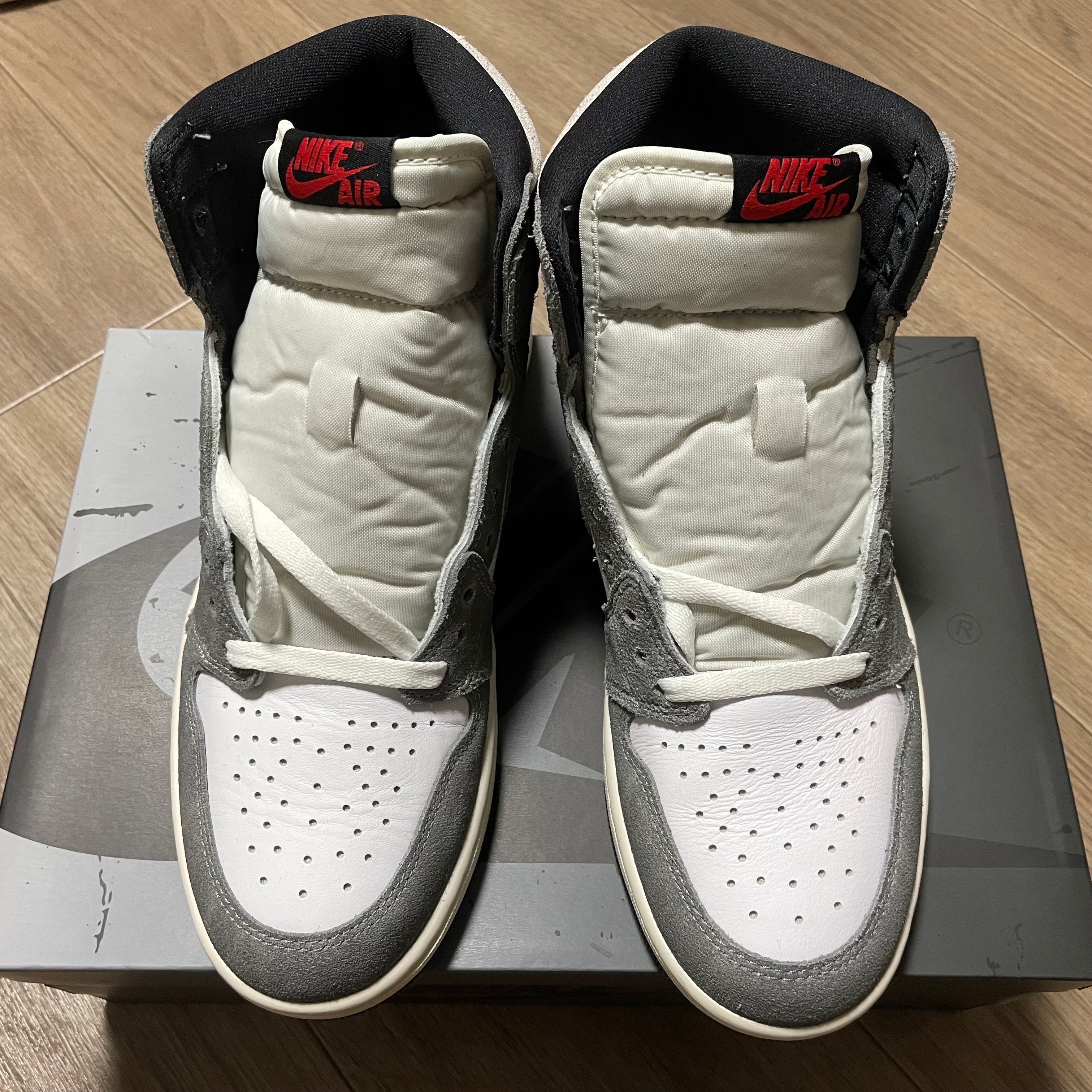 Nike Air Jordan 1 Retro High OG "Black and Smoke Grey"