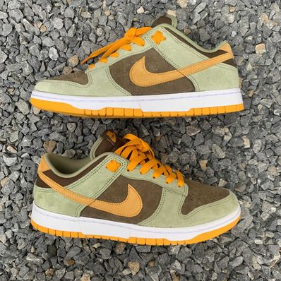 Nike Dunk Low SE "Dusty Olive"
