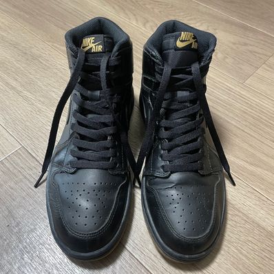 Nike Air Jordan 1 RETRO High "Black Gum"