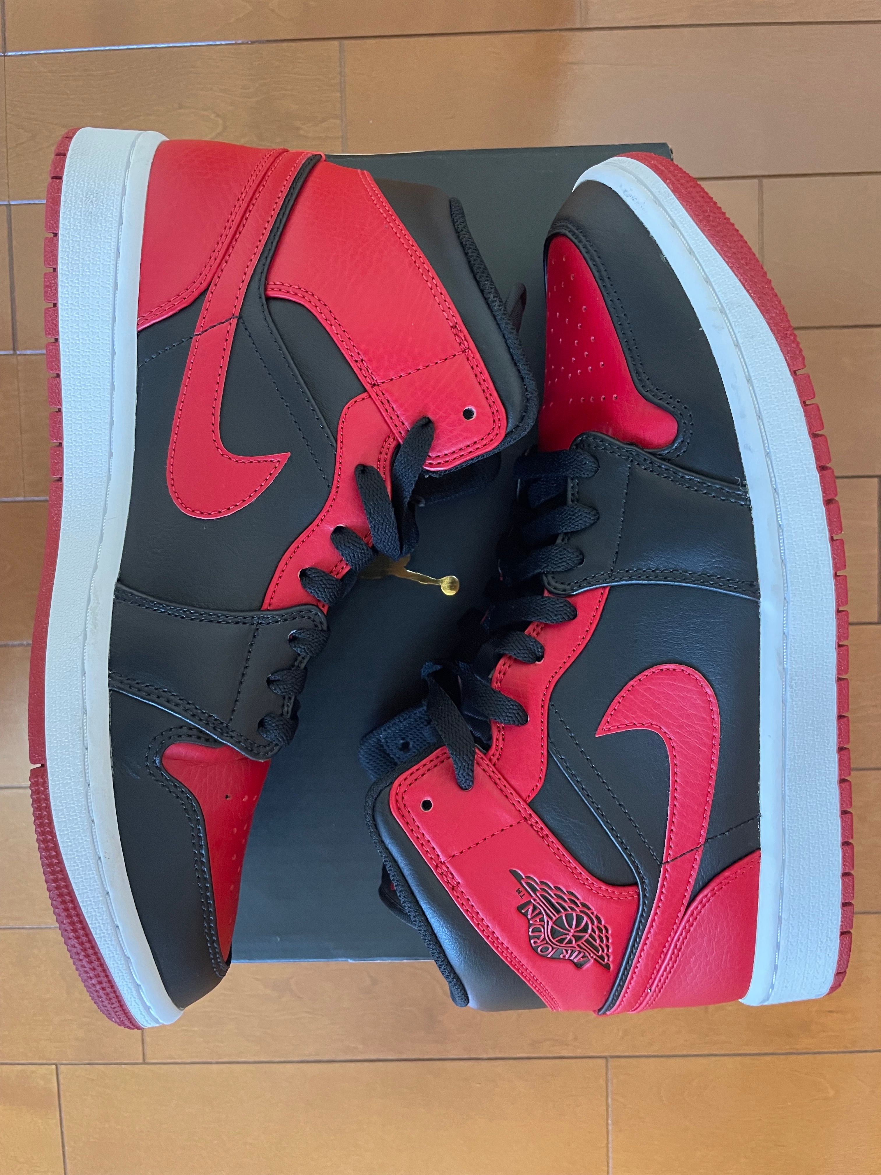 Nike Air Jordan 1 Mid "Bred"