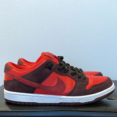Nike SB Dunk Low "Cherry"