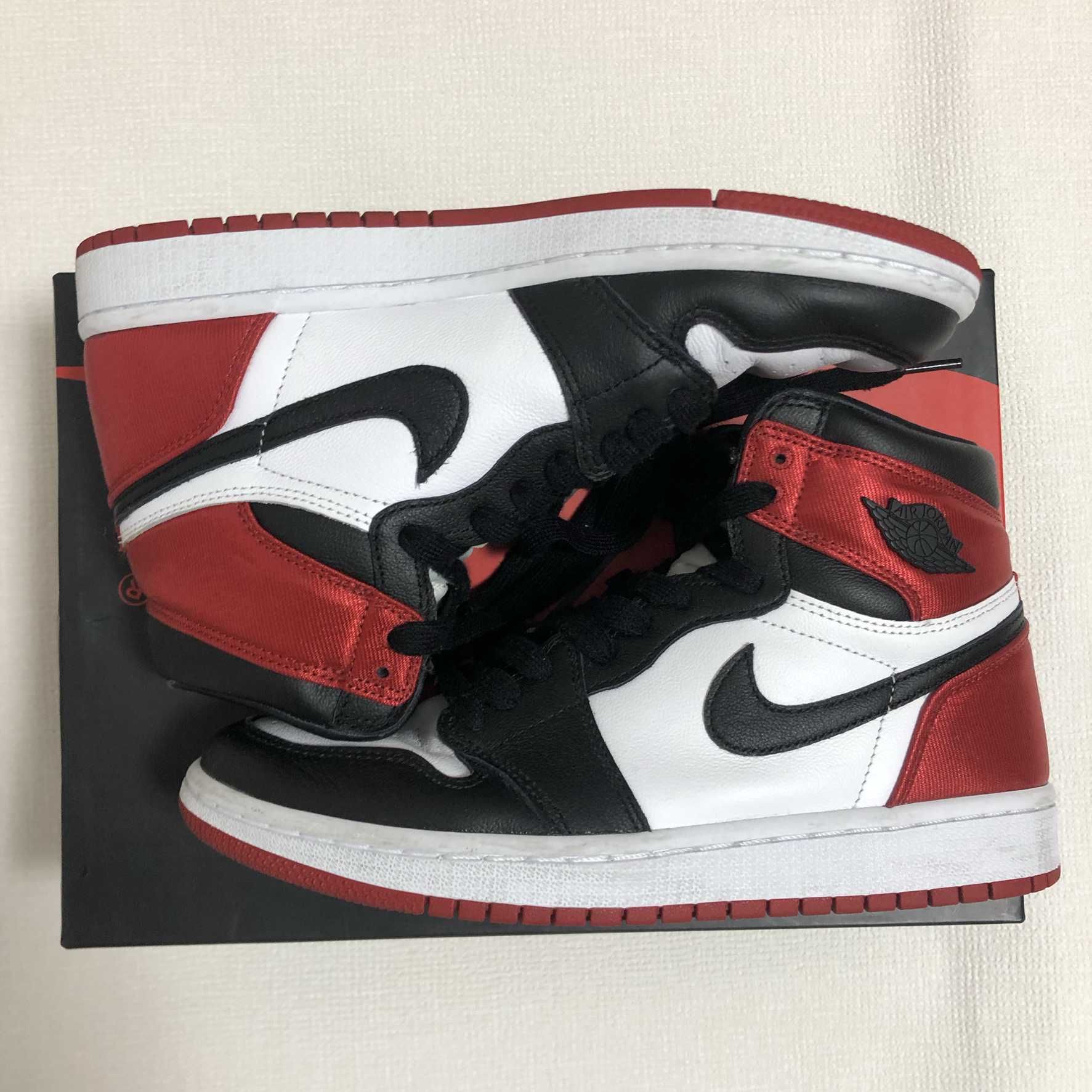 Nike Women's Air Jordan 1 Retro High "Satin Black Toe"
