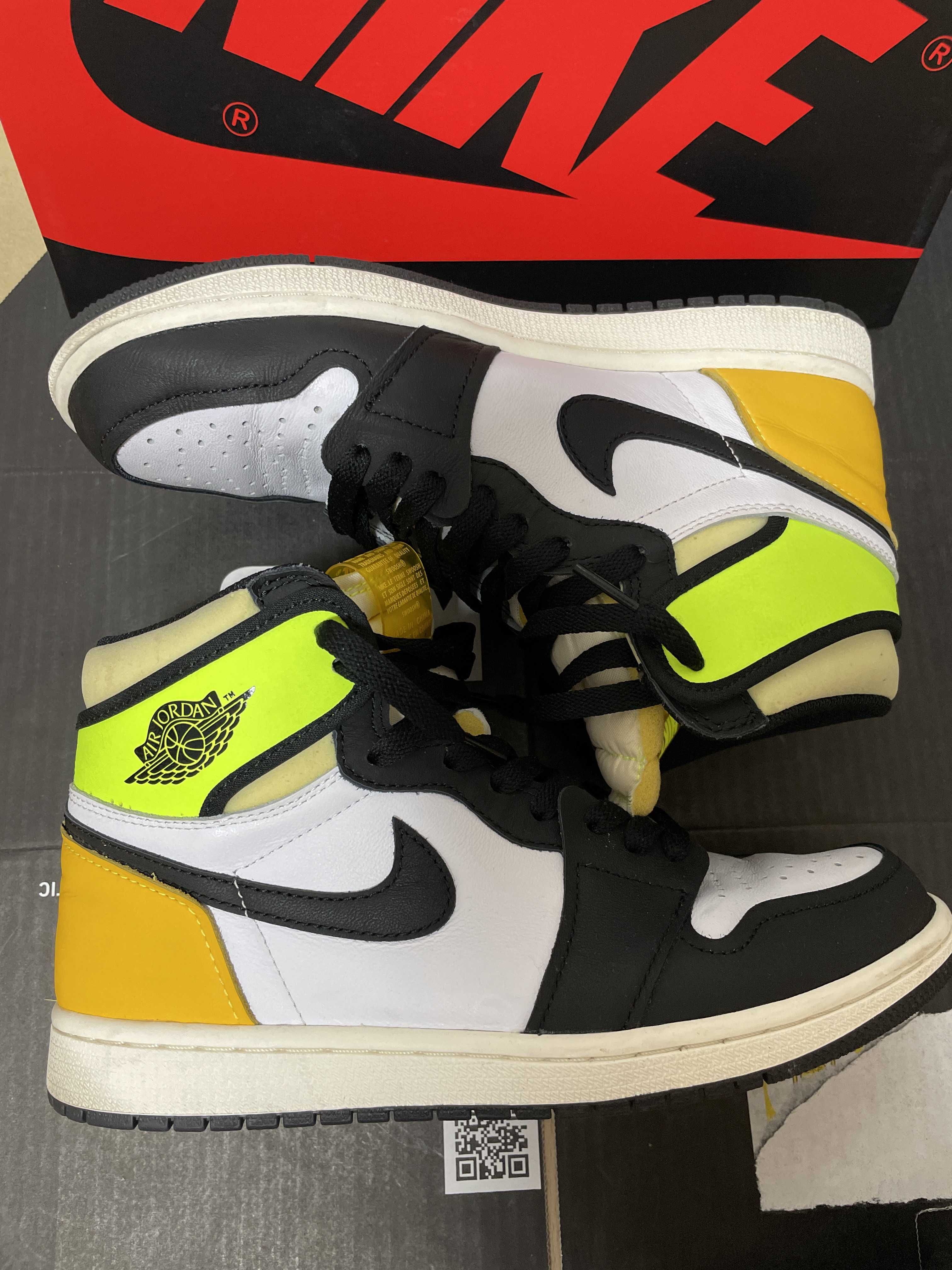 Nike Air Jordan 1 High OG "Volt Gold"