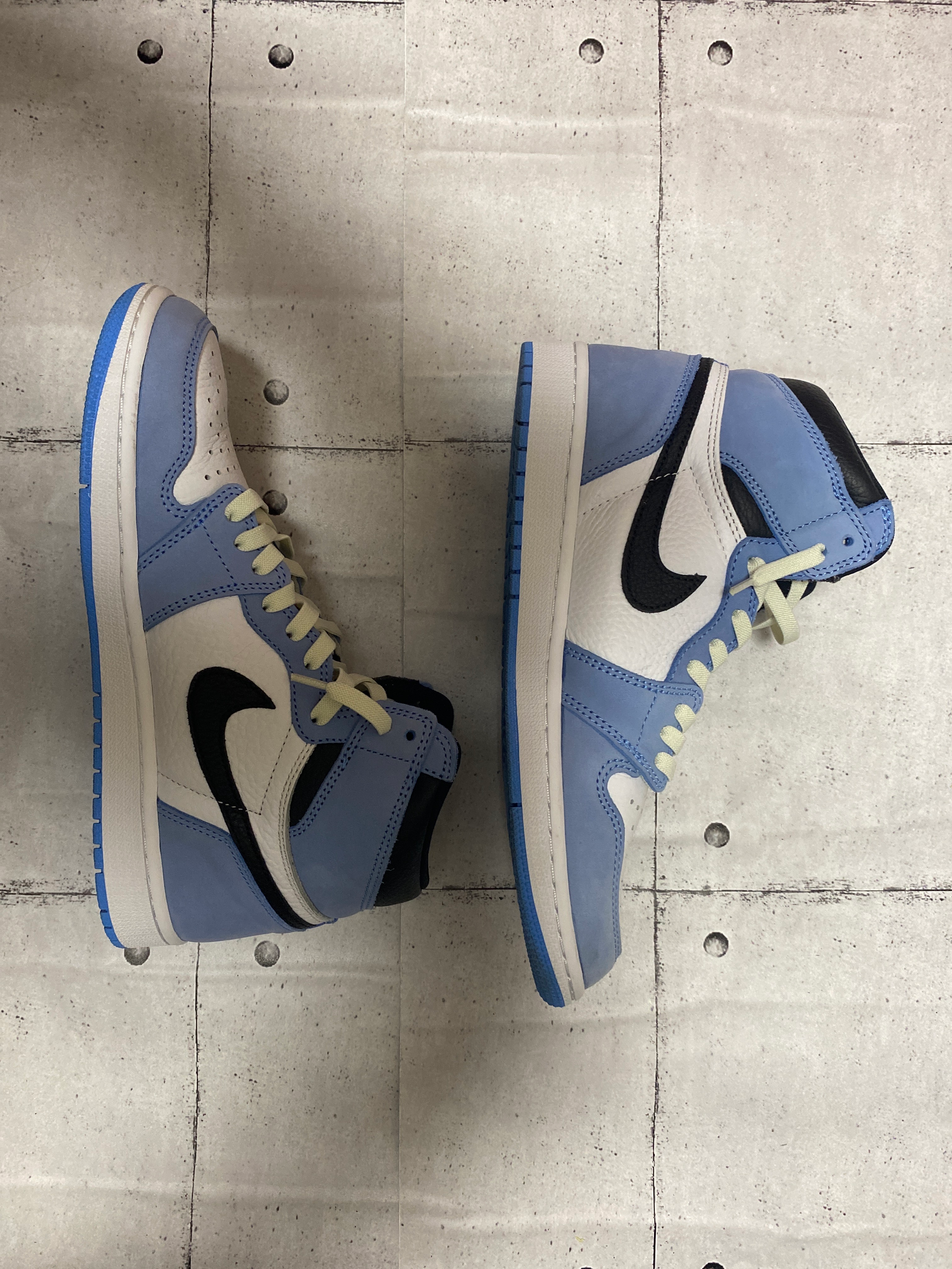 Nike Air Jordan 1 High OG "University Blue"