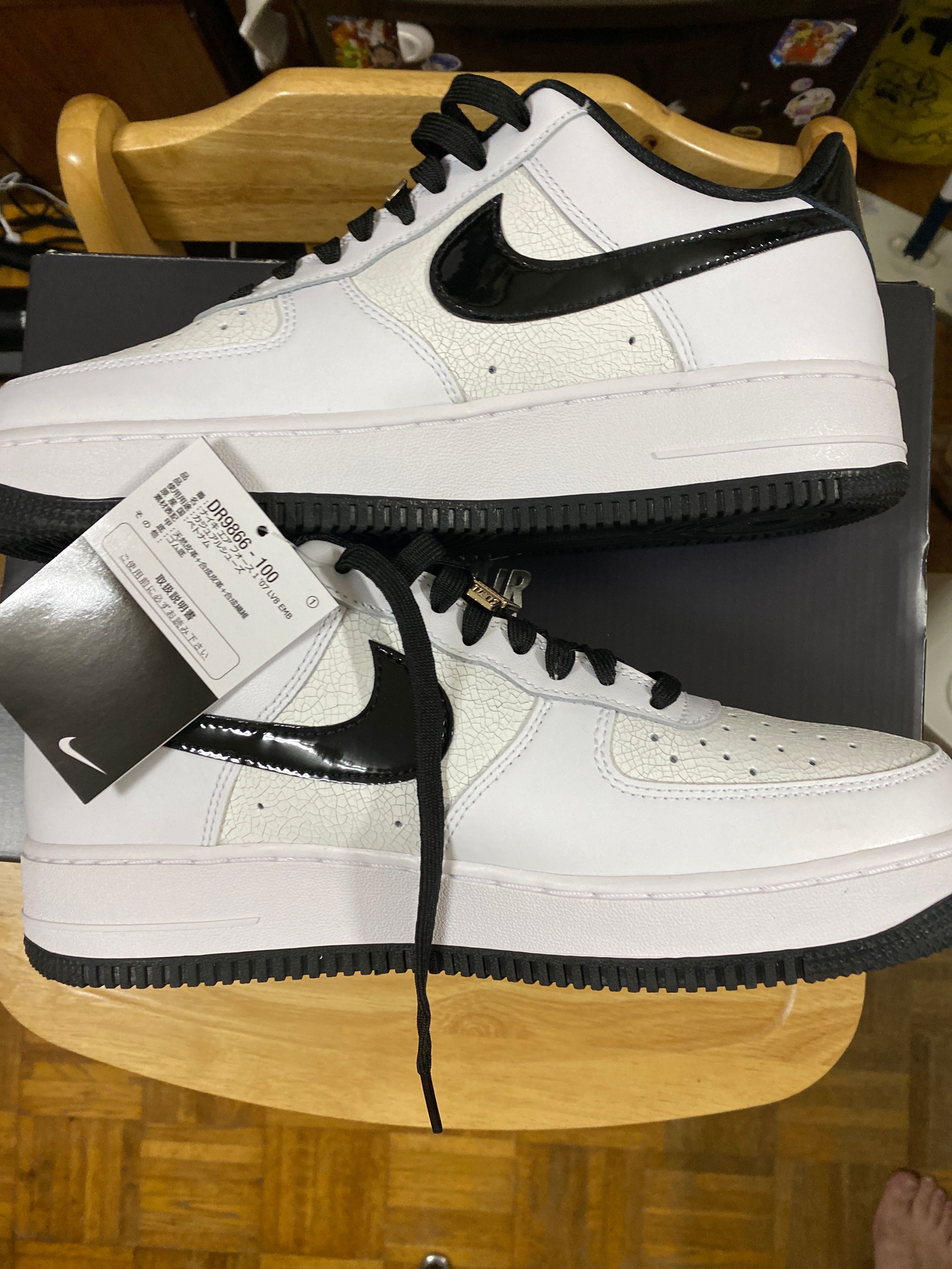 Nike Air Force 1 Low '07 LV8 "World Champ/White and Black"