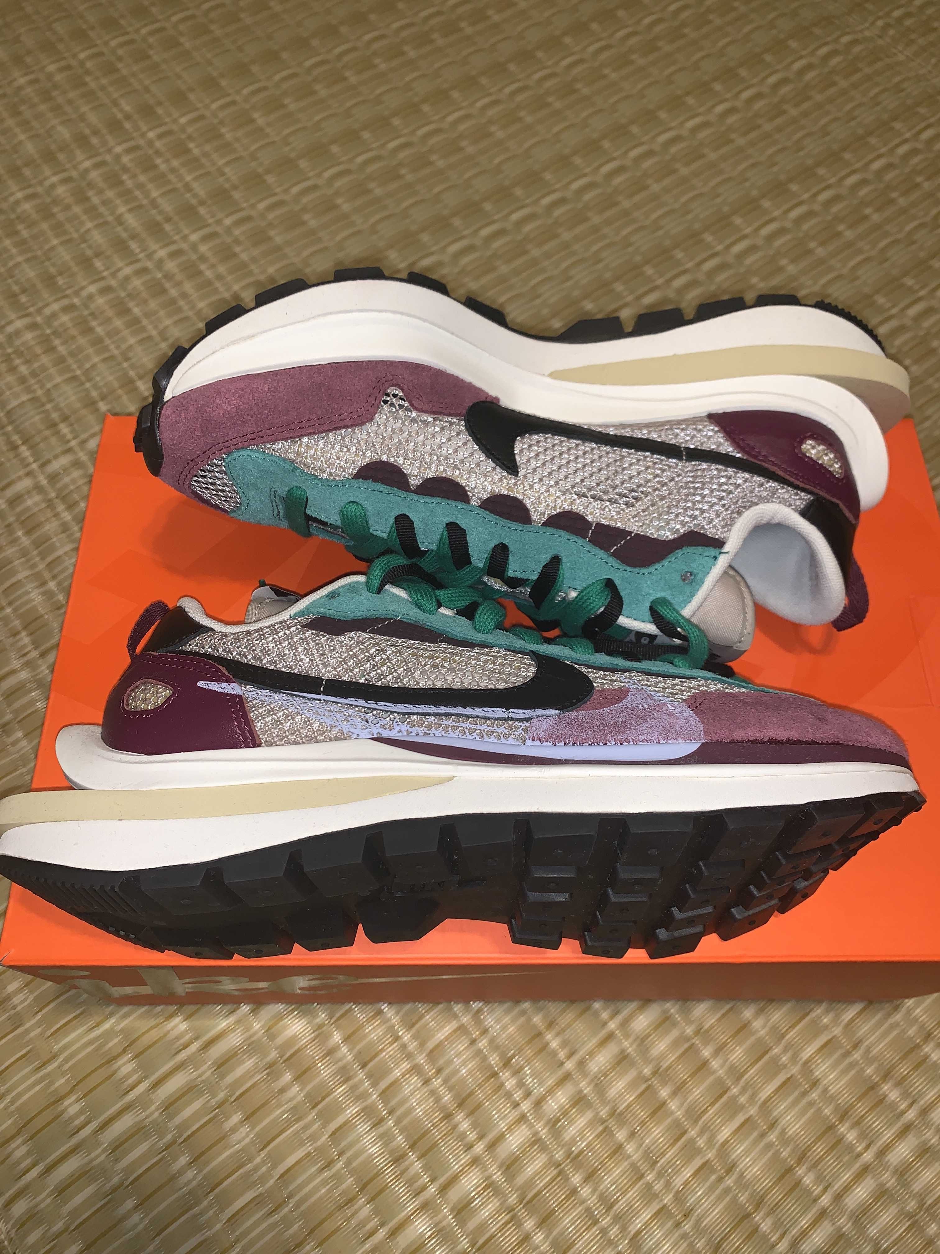 sacai × Nike Vapor Waffle "String/Red/Green"