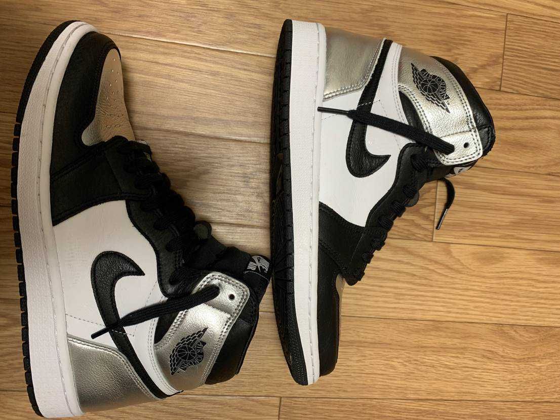 Nike Women's Air Jordan 1 Retro High OG "Silver Toe"
