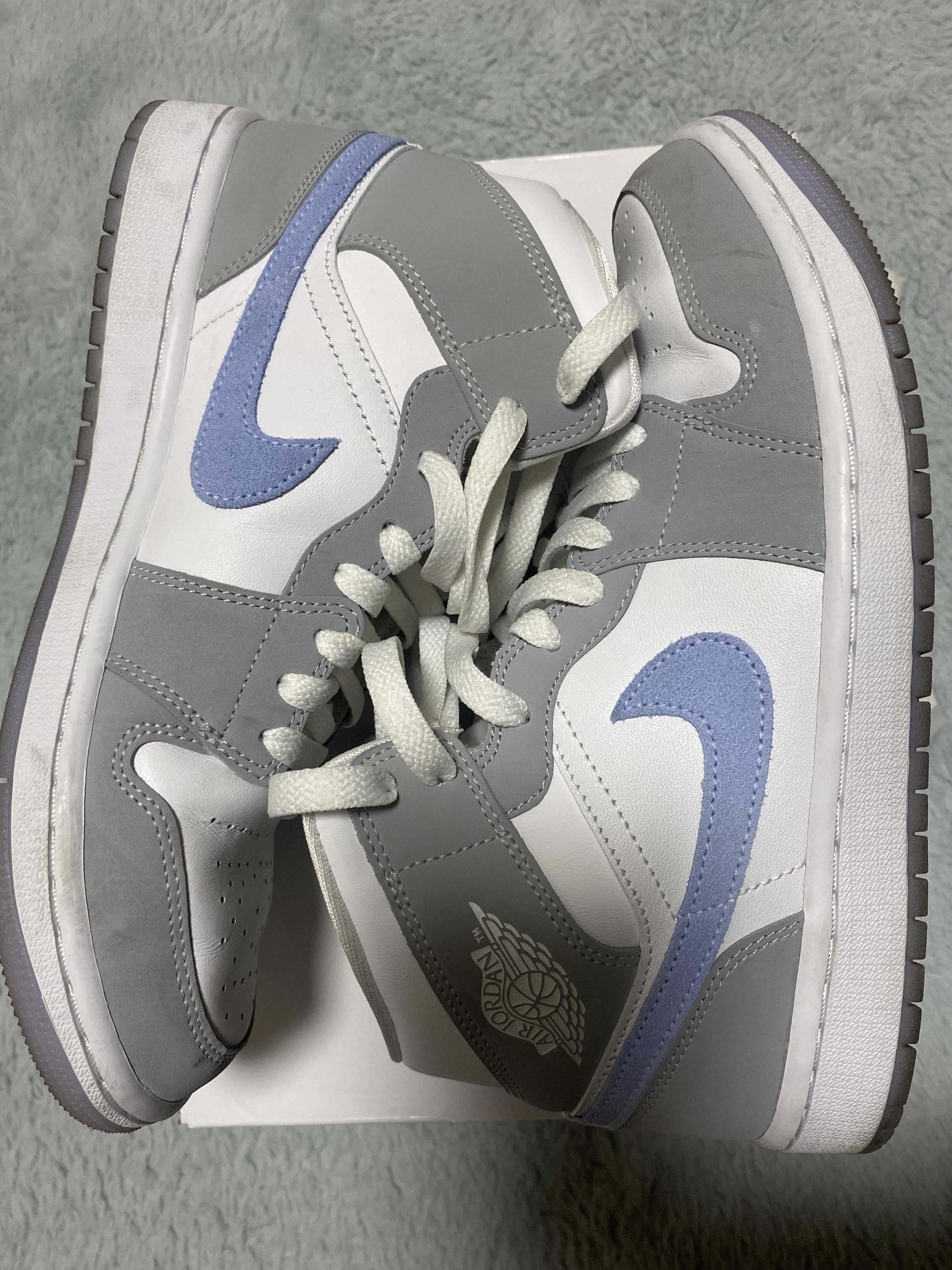 Nike Women's Air Jordan 1 Mid "Wolf Grey"