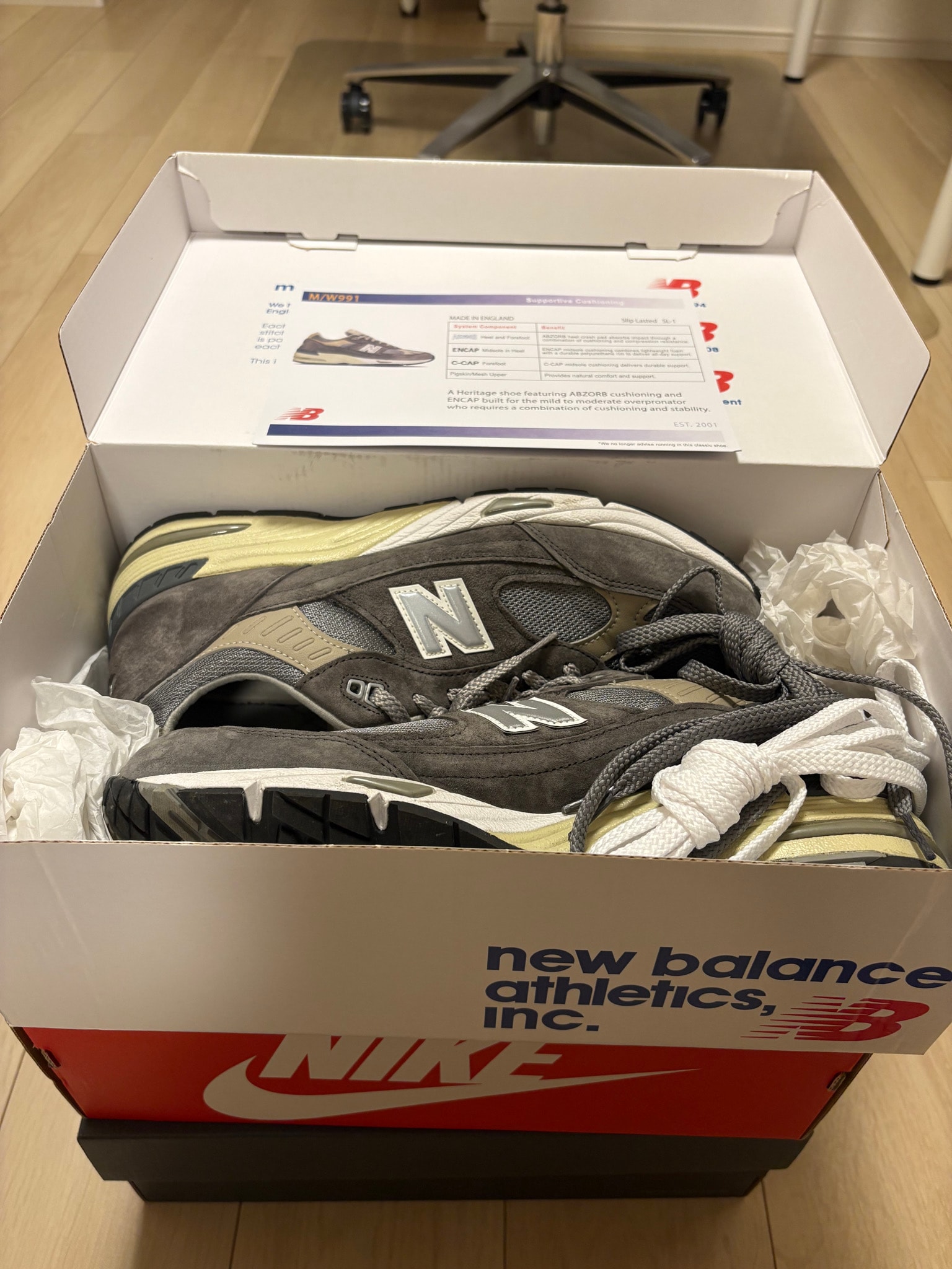 New Balance M991UKF Flimby Catalogue Pack "Grey/White"