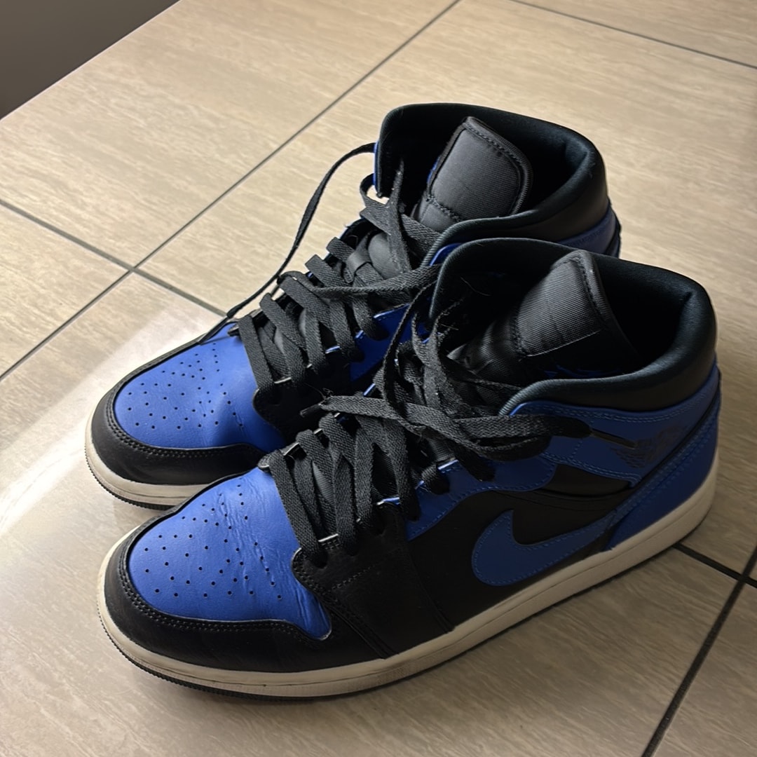 Nike Air Jordan 1 Mid "Hyper Royal"
