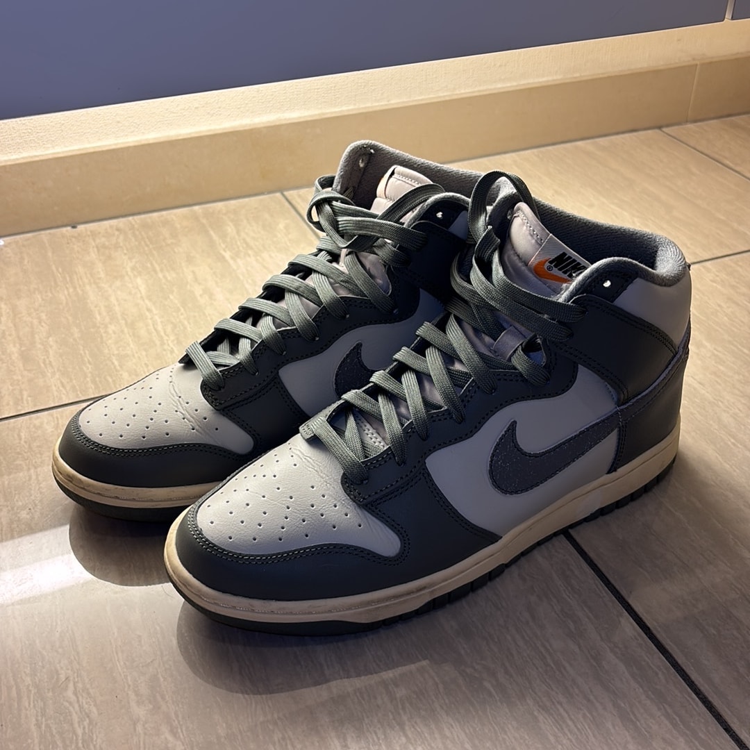 Nike Dunk High Retro SE Vintage "Light Bone and Tumbled Grey"