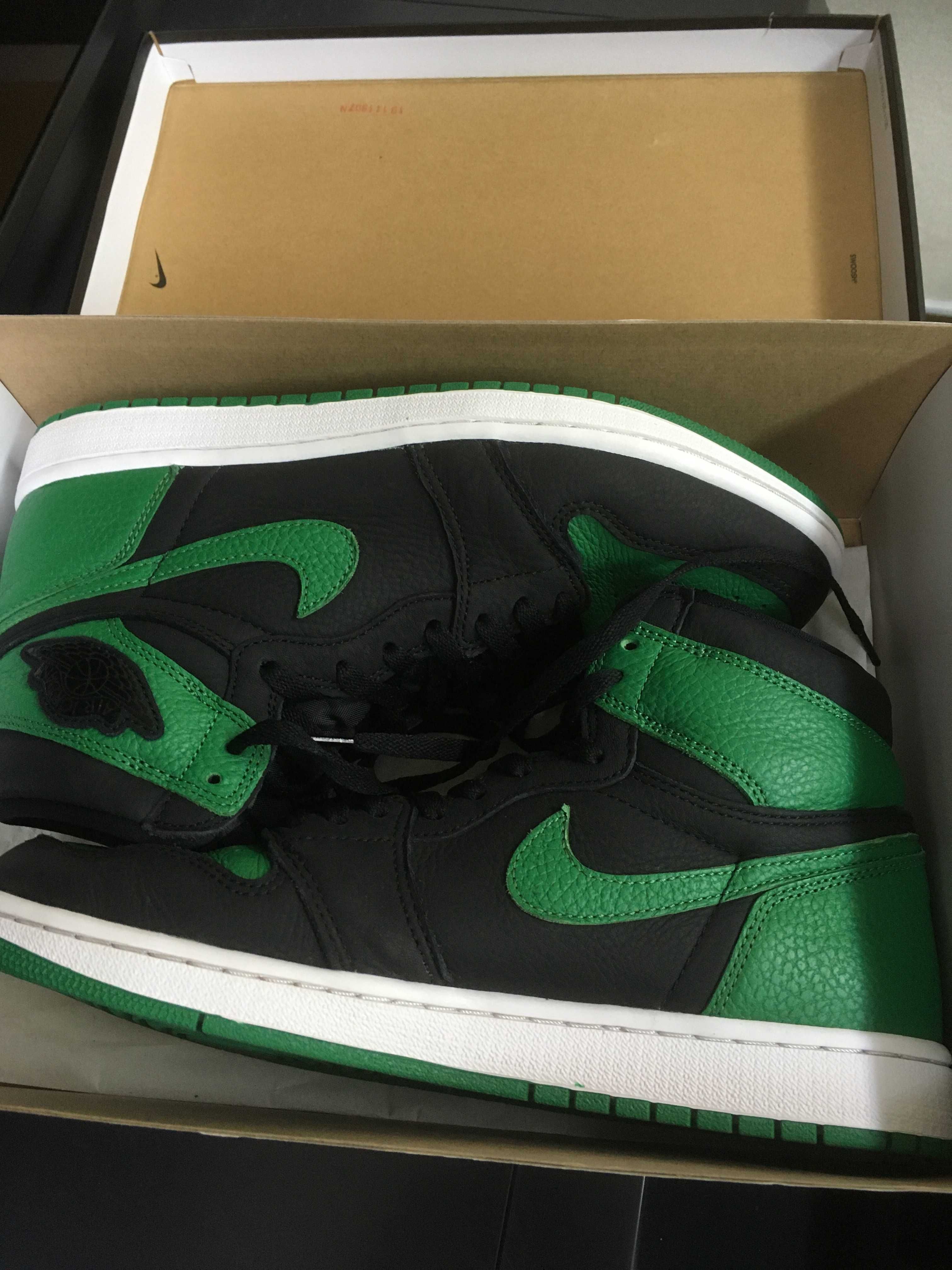 Nike Air Jordan 1 Retro High OG "Black/Pine Green" (2020)
