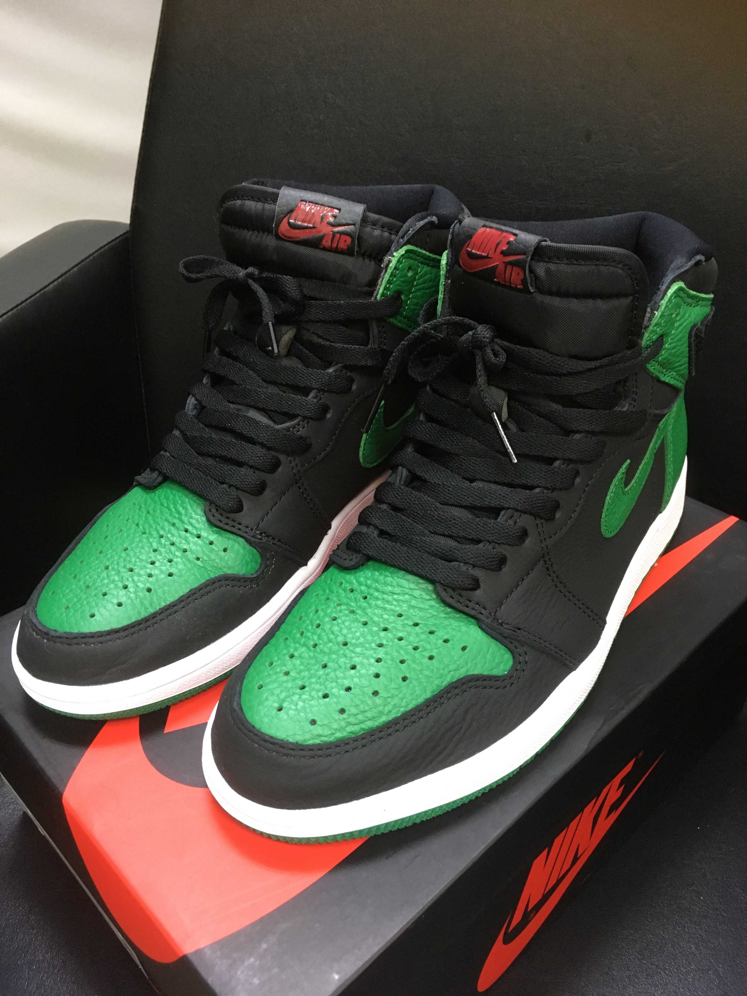 Nike Air Jordan 1 Retro High OG "Black/Pine Green" (2020)      