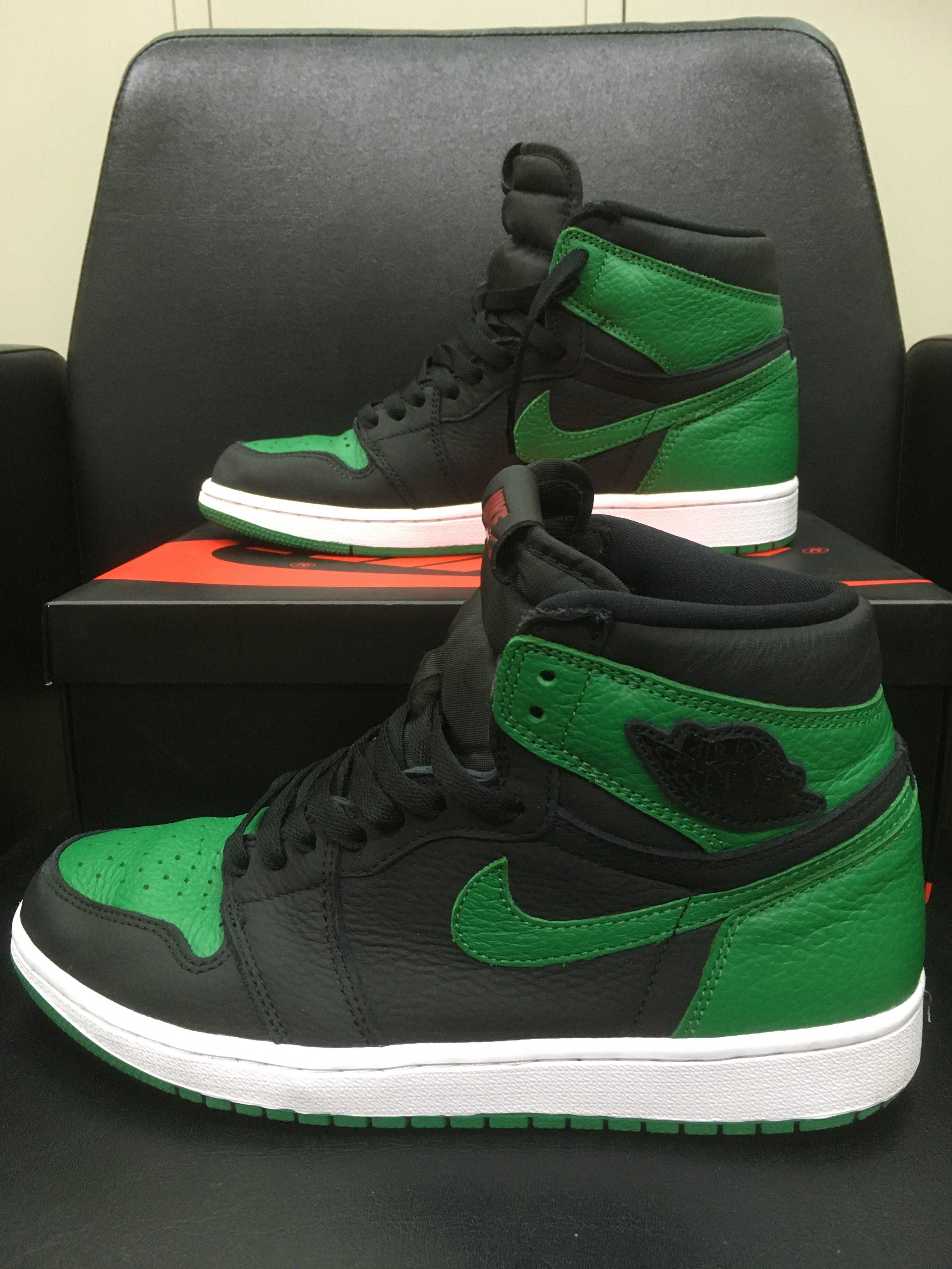 Nike Air Jordan 1 Retro High OG "Black/Pine Green" (2020)