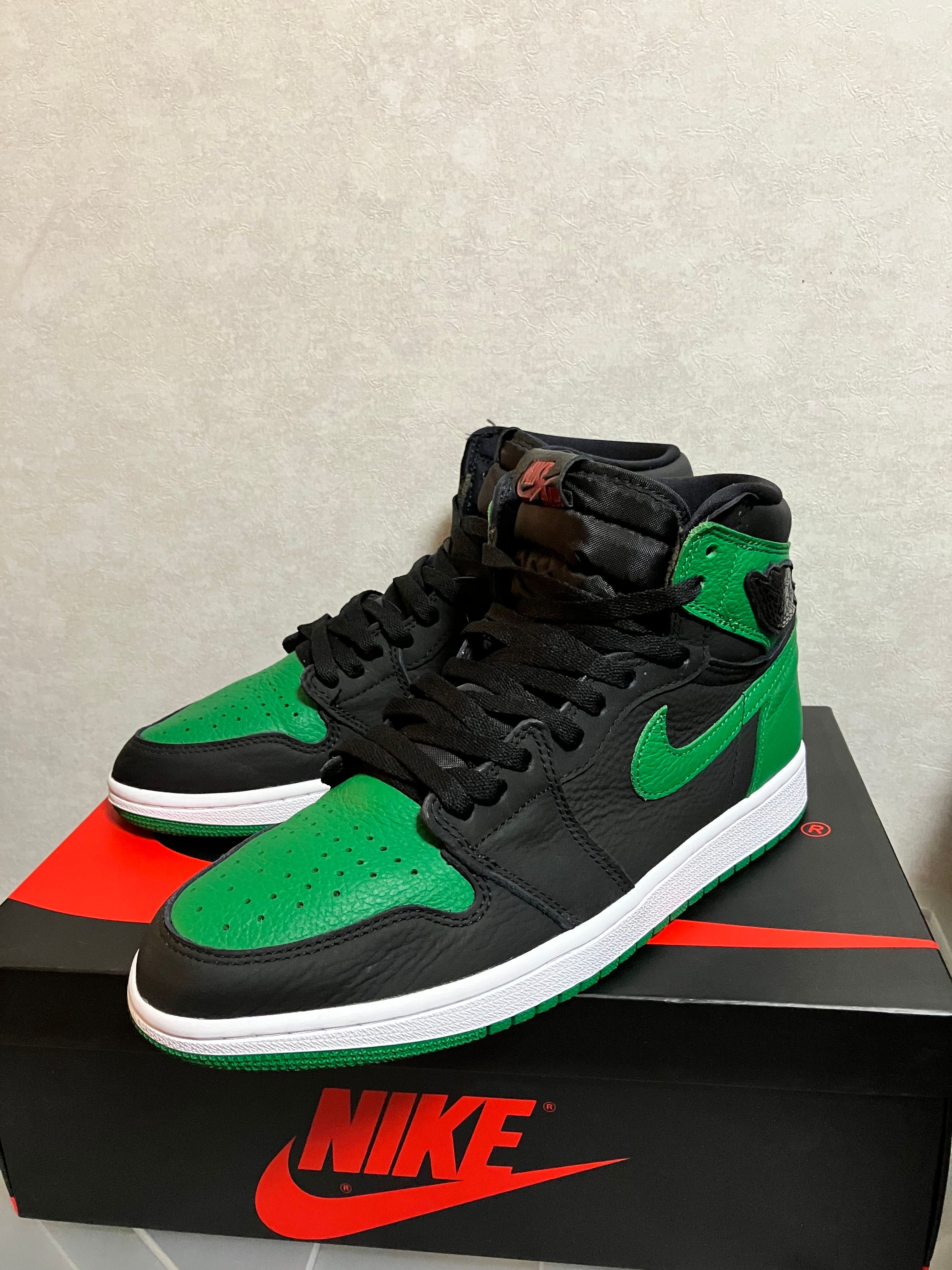 Nike Air Jordan 1 Retro High OG "Black/Pine Green" (2020)