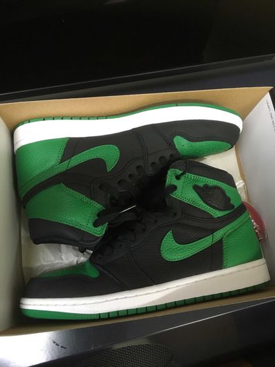 Nike Air Jordan 1 Retro High OG "Black/Pine Green" (2020)