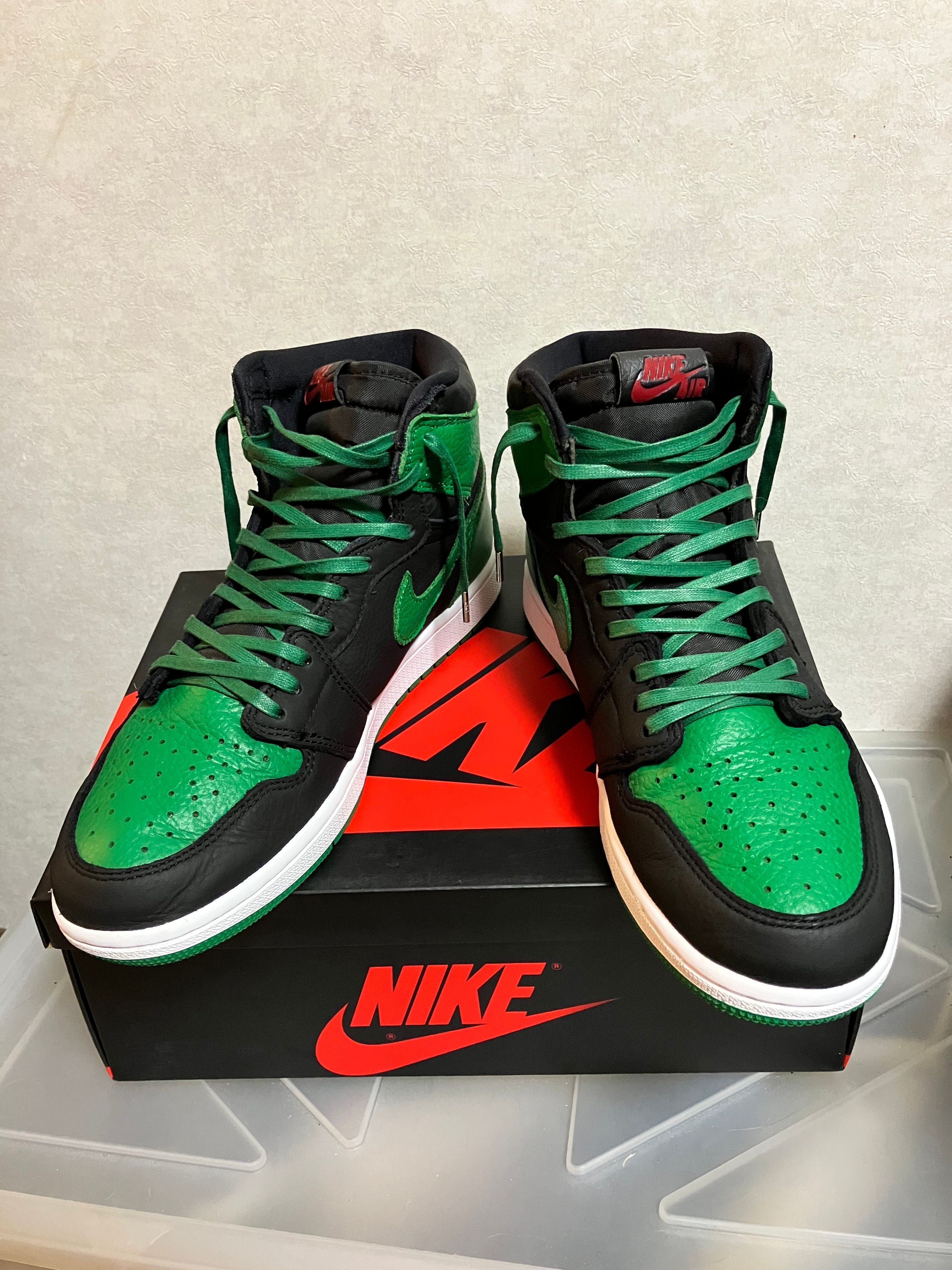Nike Air Jordan 1 Retro High OG "Black/Pine Green" (2020)      