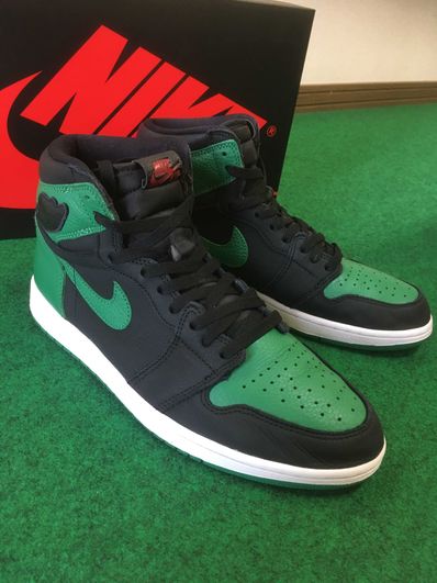 Nike Air Jordan 1 Retro High OG "Black/Pine Green" (2020)