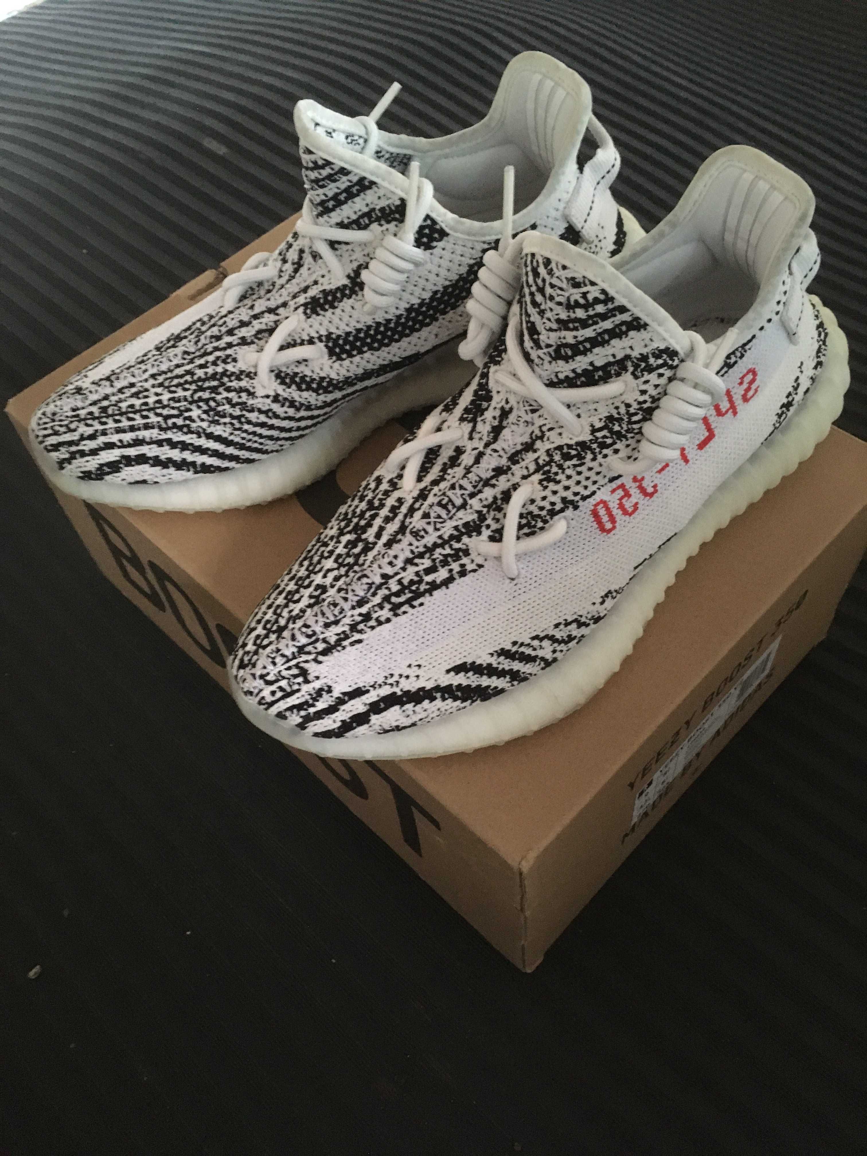 adidas YEEZY Boost 350 V2 "Zebra"