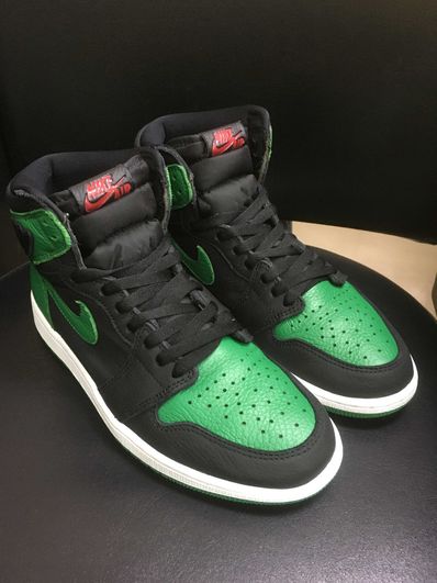Nike Air Jordan 1 Retro High OG "Black/Pine Green" (2020)