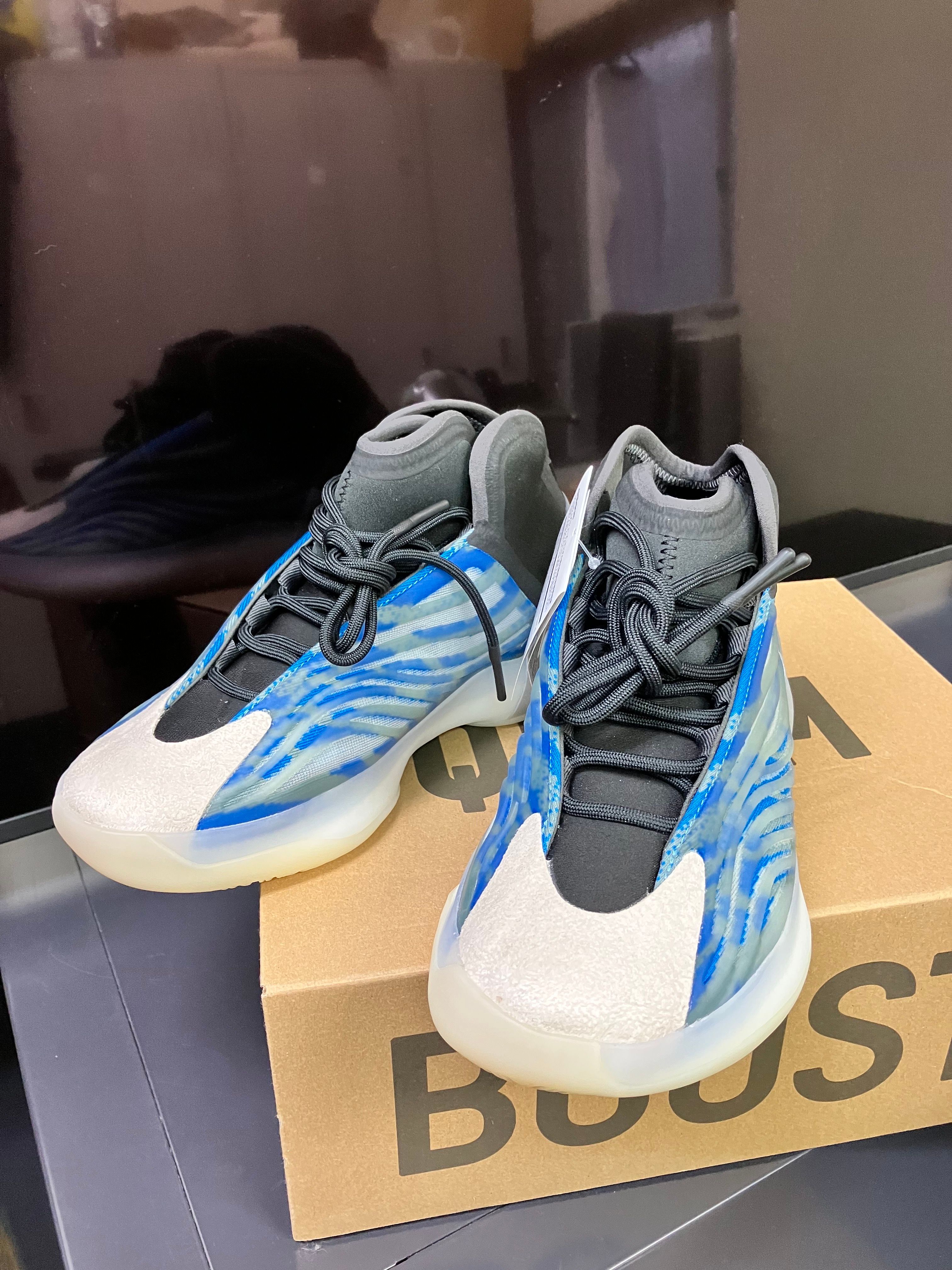 adidas YEEZY Quantum "Frozen Blue"