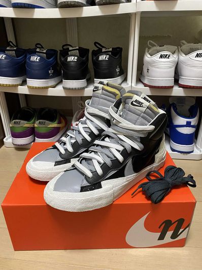 sacai × NIKE BLAZER MID "BLACK/WOLF GREY/WHITE"