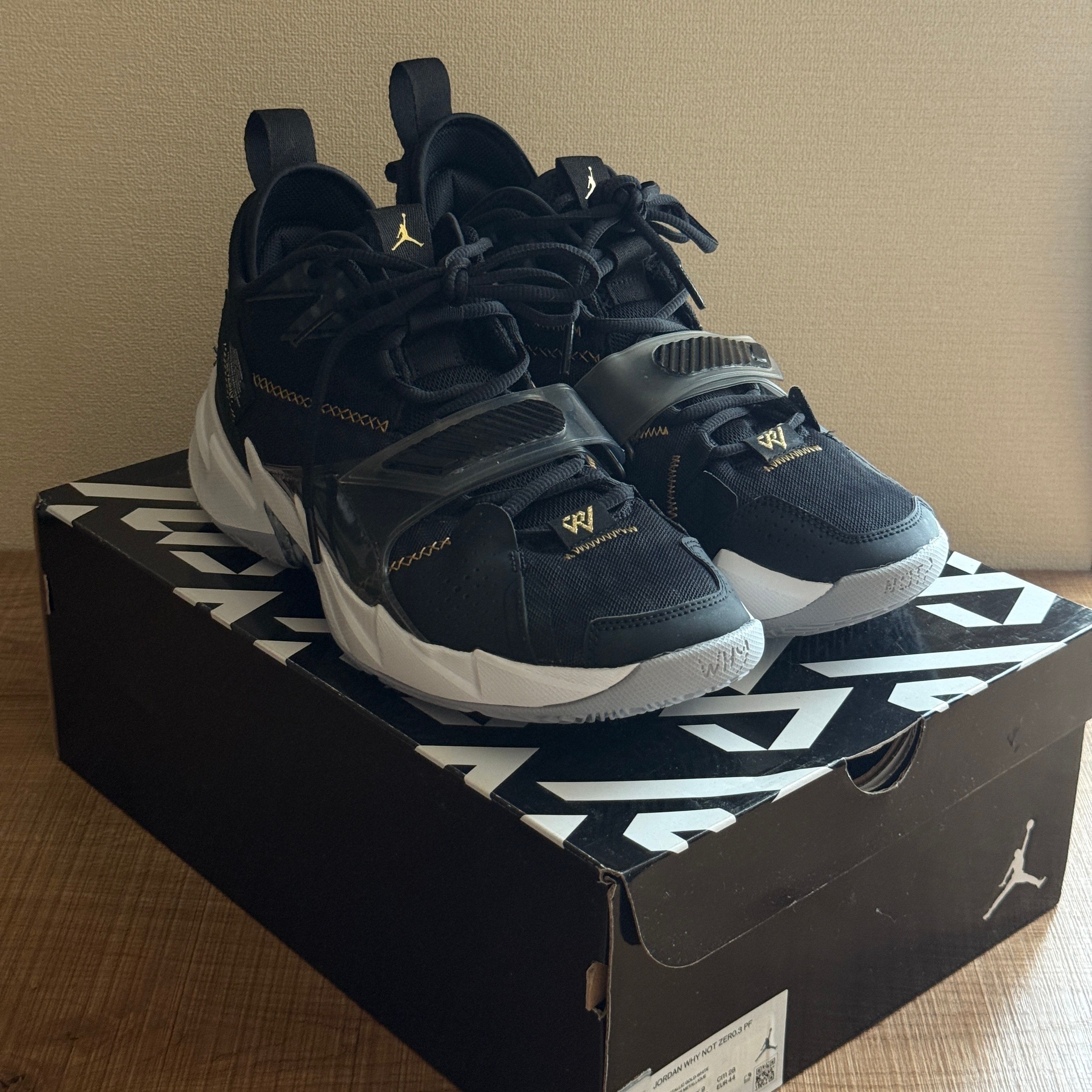 ナイキ ジョーダン ワイノット ゼロ.3 "ブラック/メタリックゴールド/ホワイト"